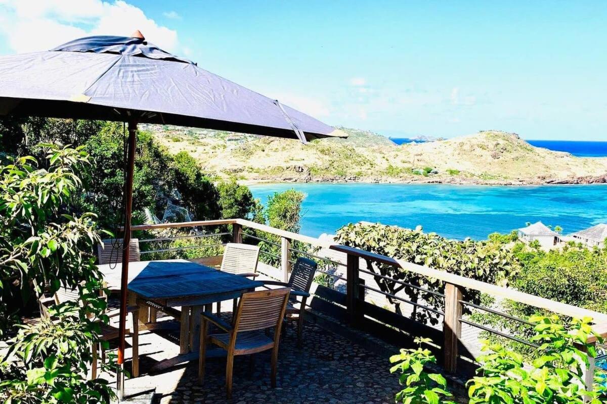 Hillside Villa with Spectacular Sea Views
