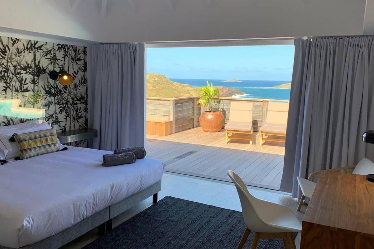 Hillside Villa with Spectacular Sea Views
