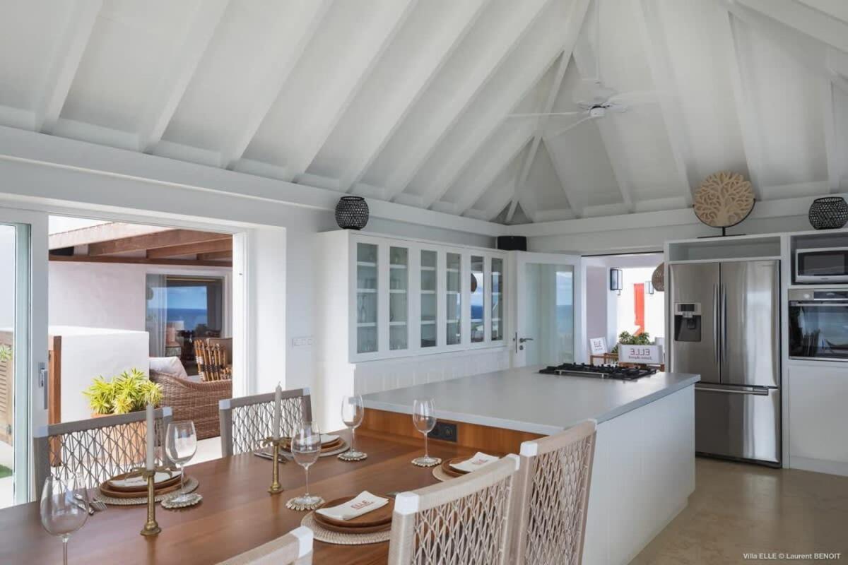 Charming Vibrant Villa with Breathtaking Views