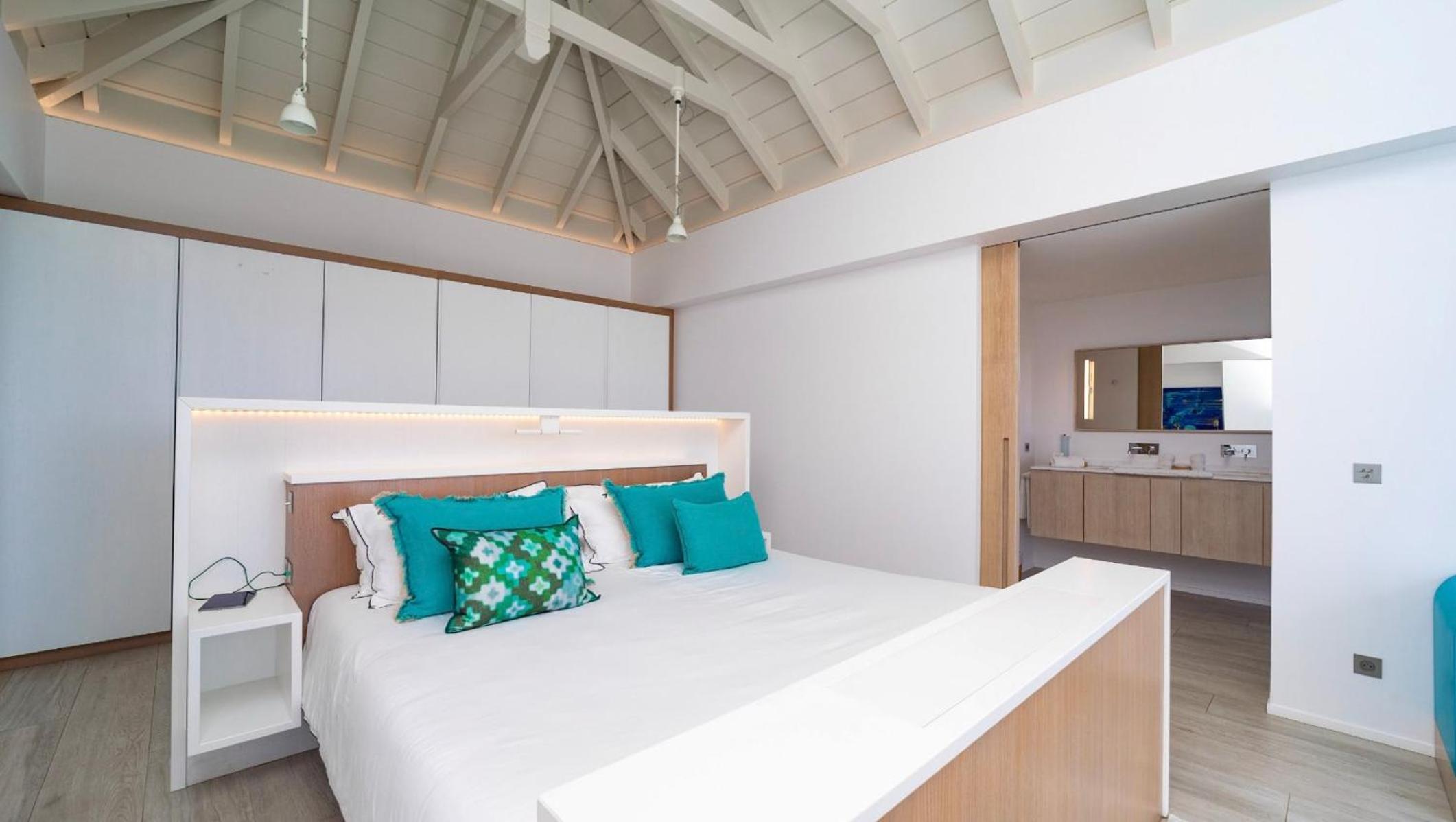Ideal Villa with Architectural Gem