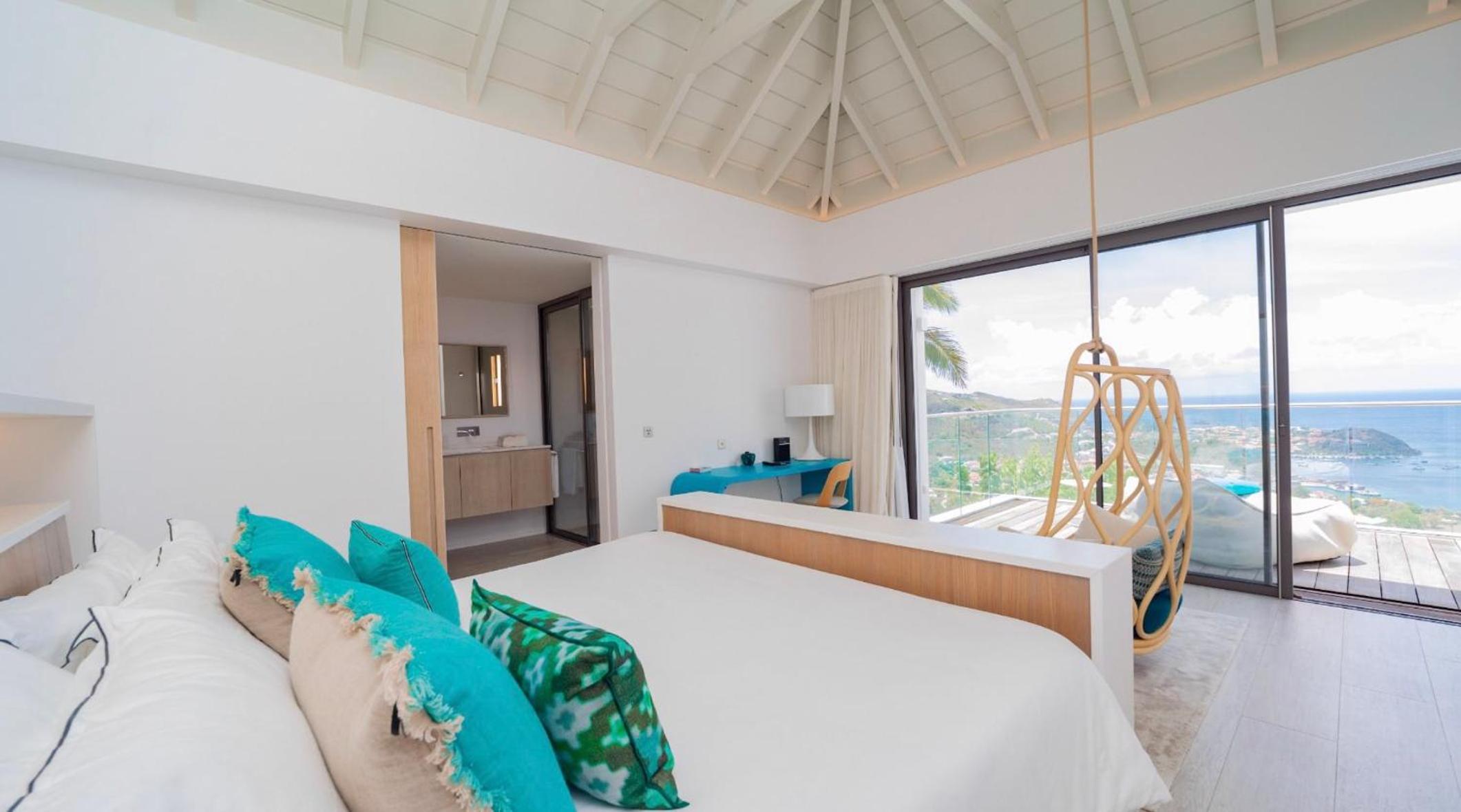 Ideal Villa with Architectural Gem