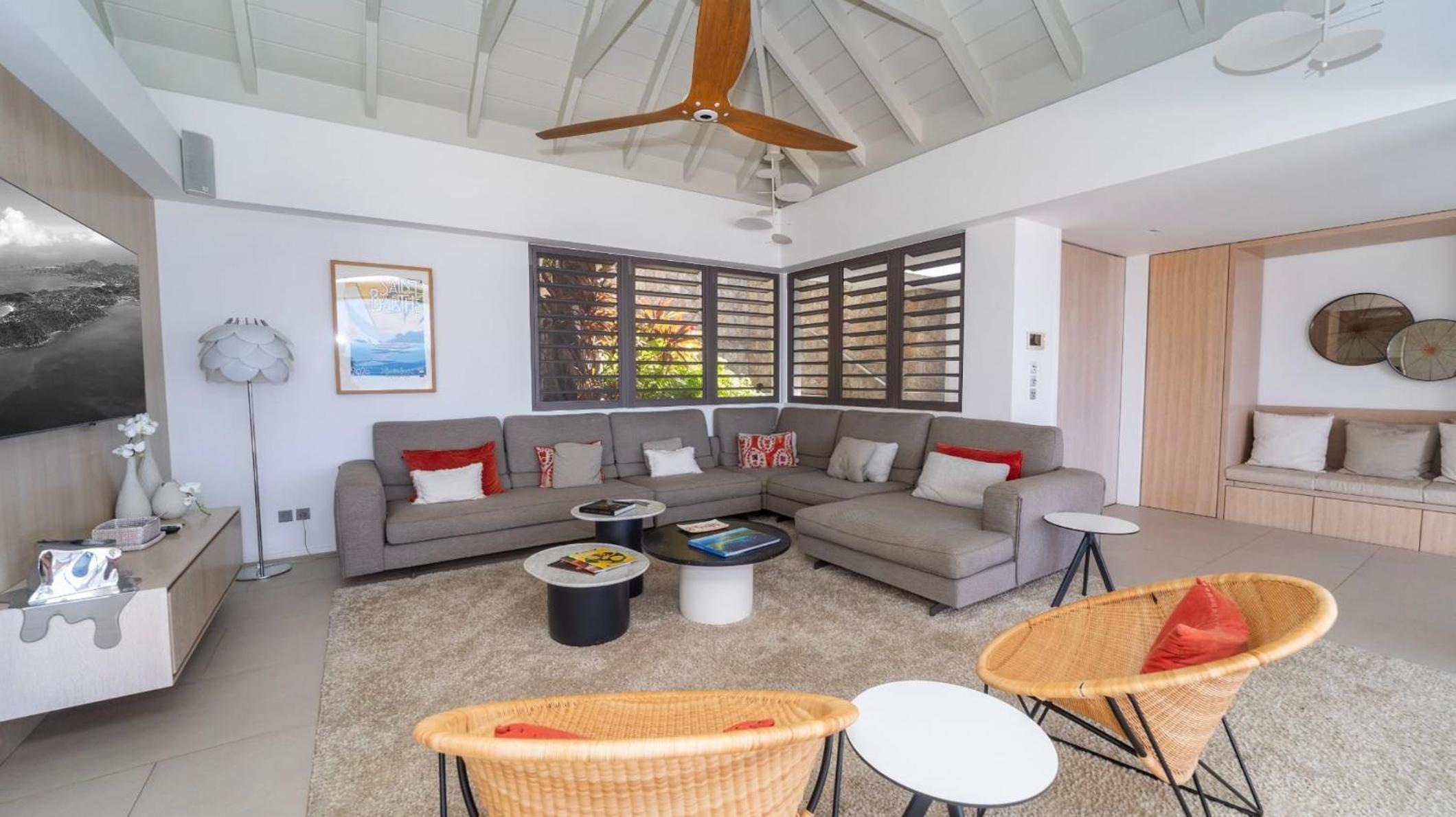 Ideal Villa with Architectural Gem