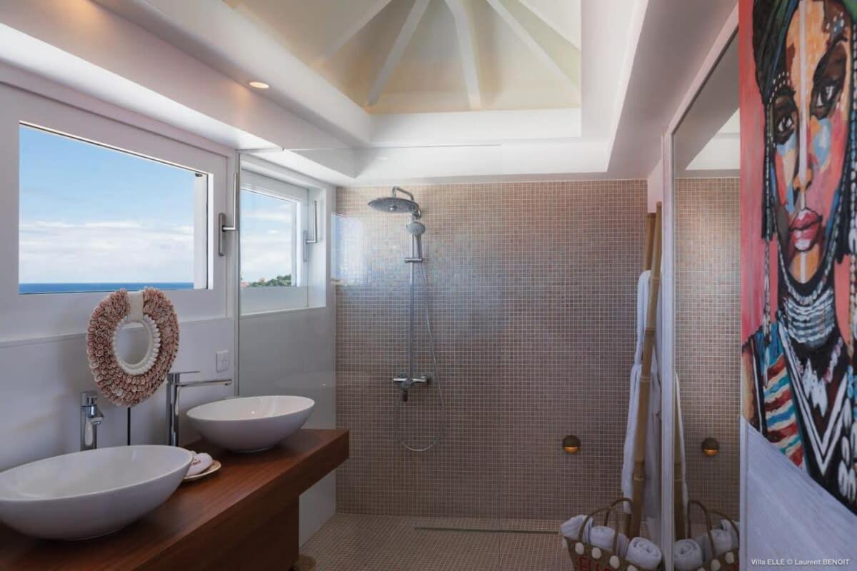 Charming Vibrant Villa with Breathtaking Views