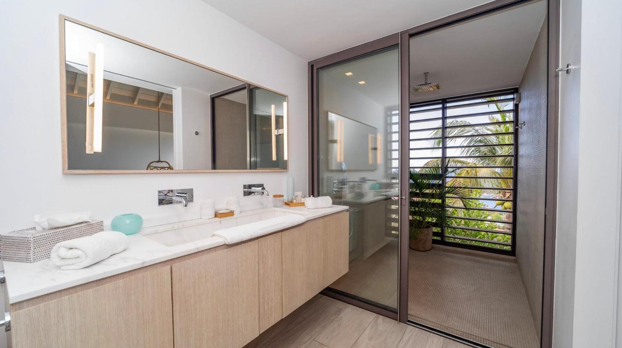 Ideal Villa with Architectural Gem