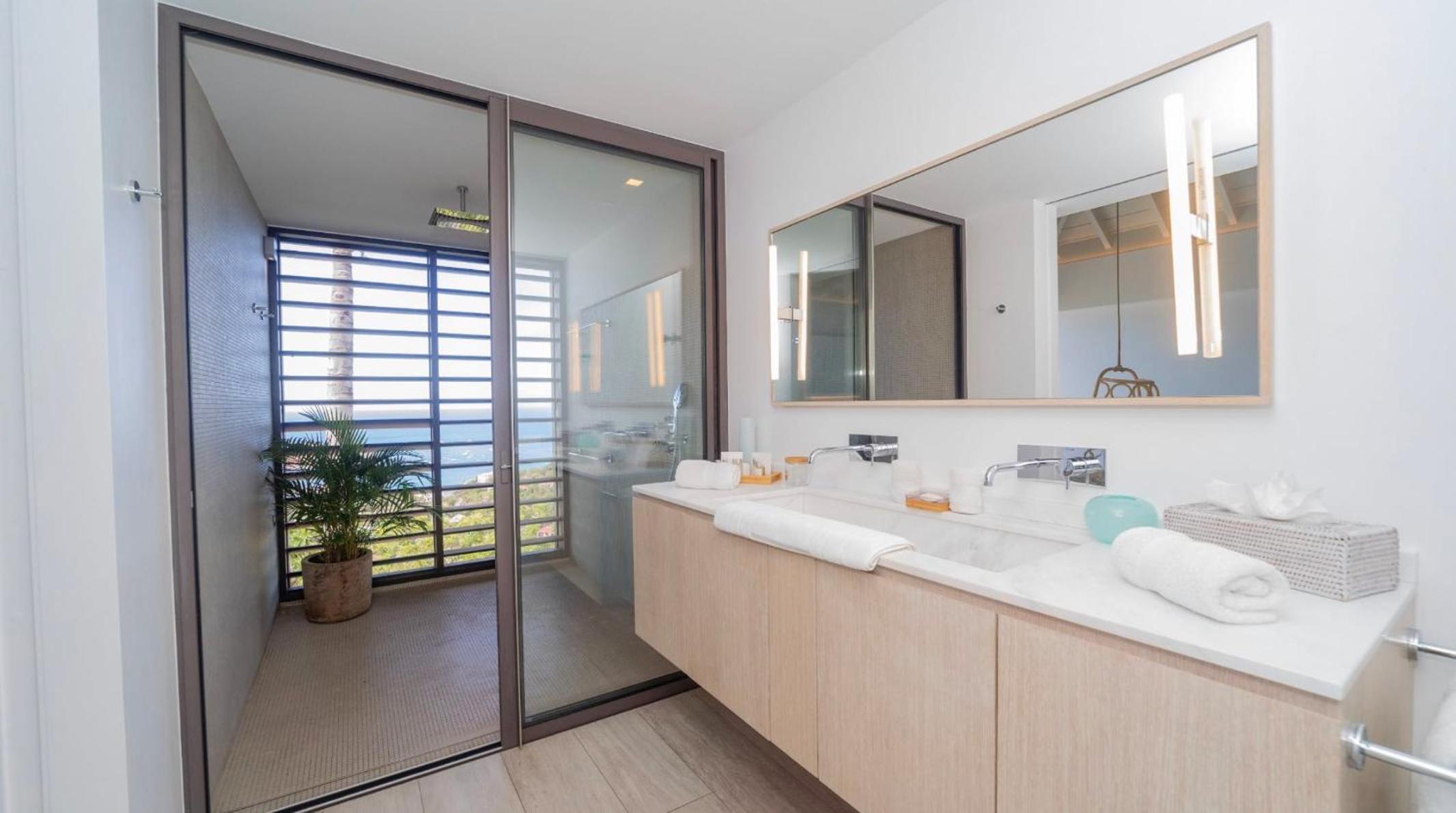 Ideal Villa with Architectural Gem