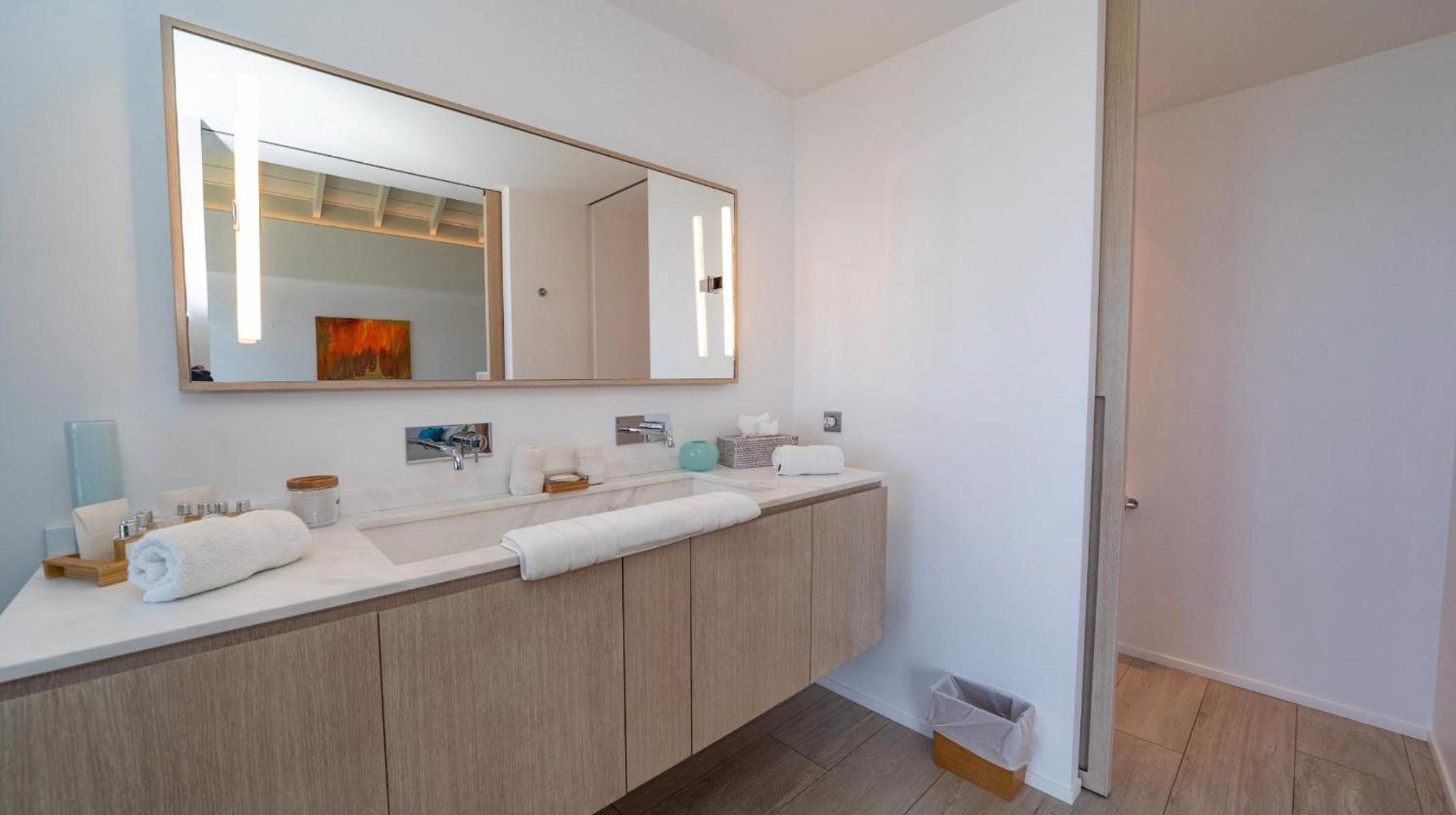 Ideal Villa with Architectural Gem