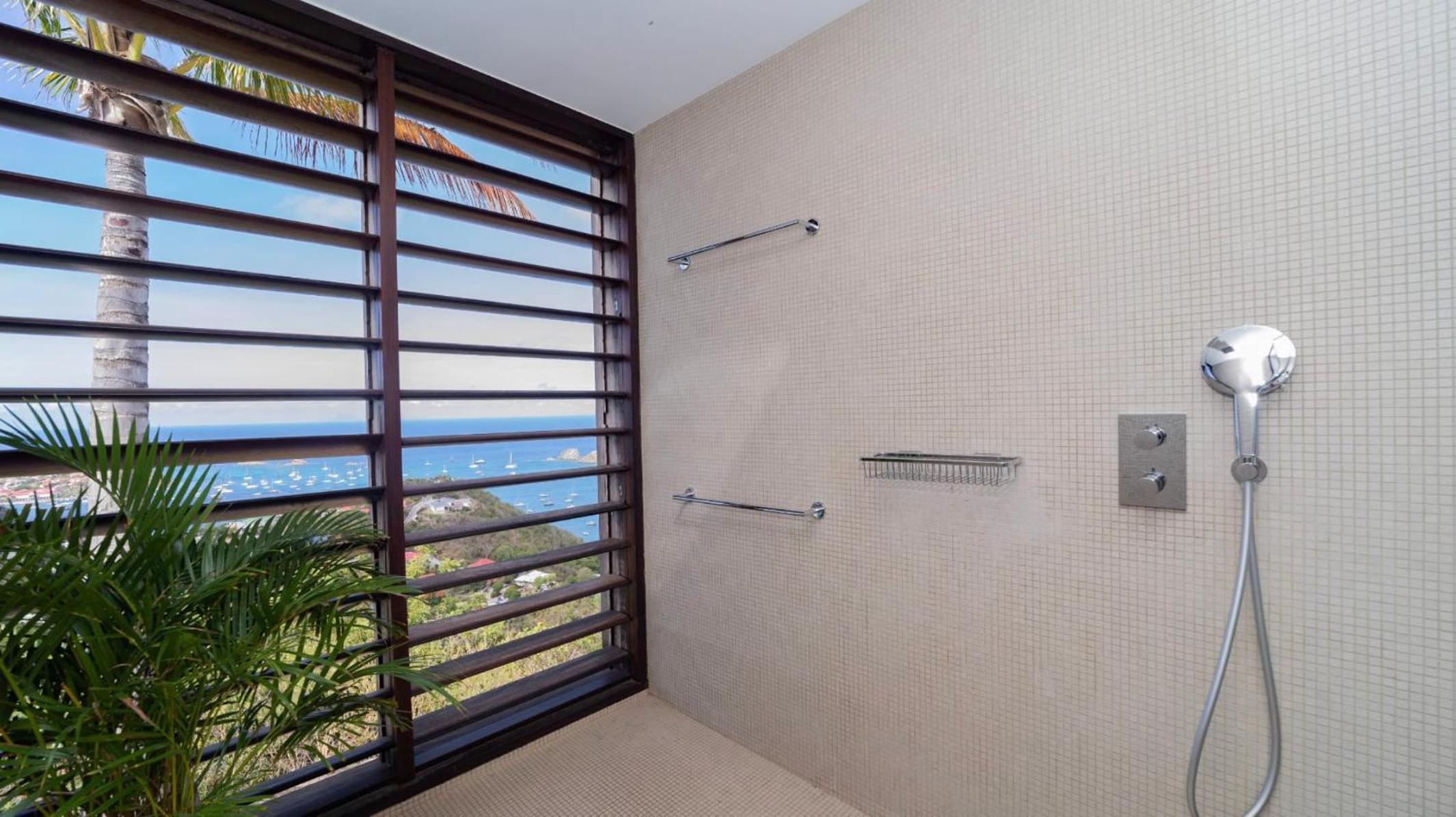 Ideal Villa with Architectural Gem