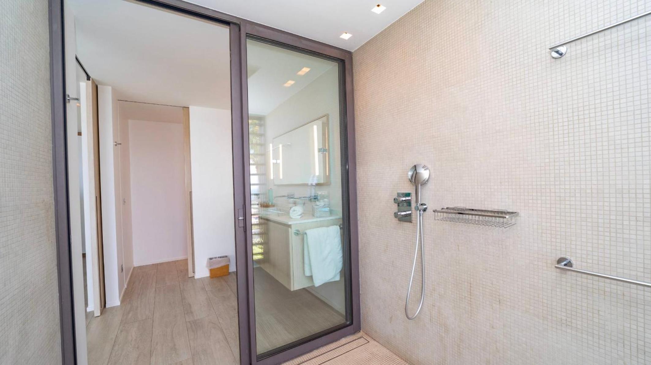 Ideal Villa with Architectural Gem