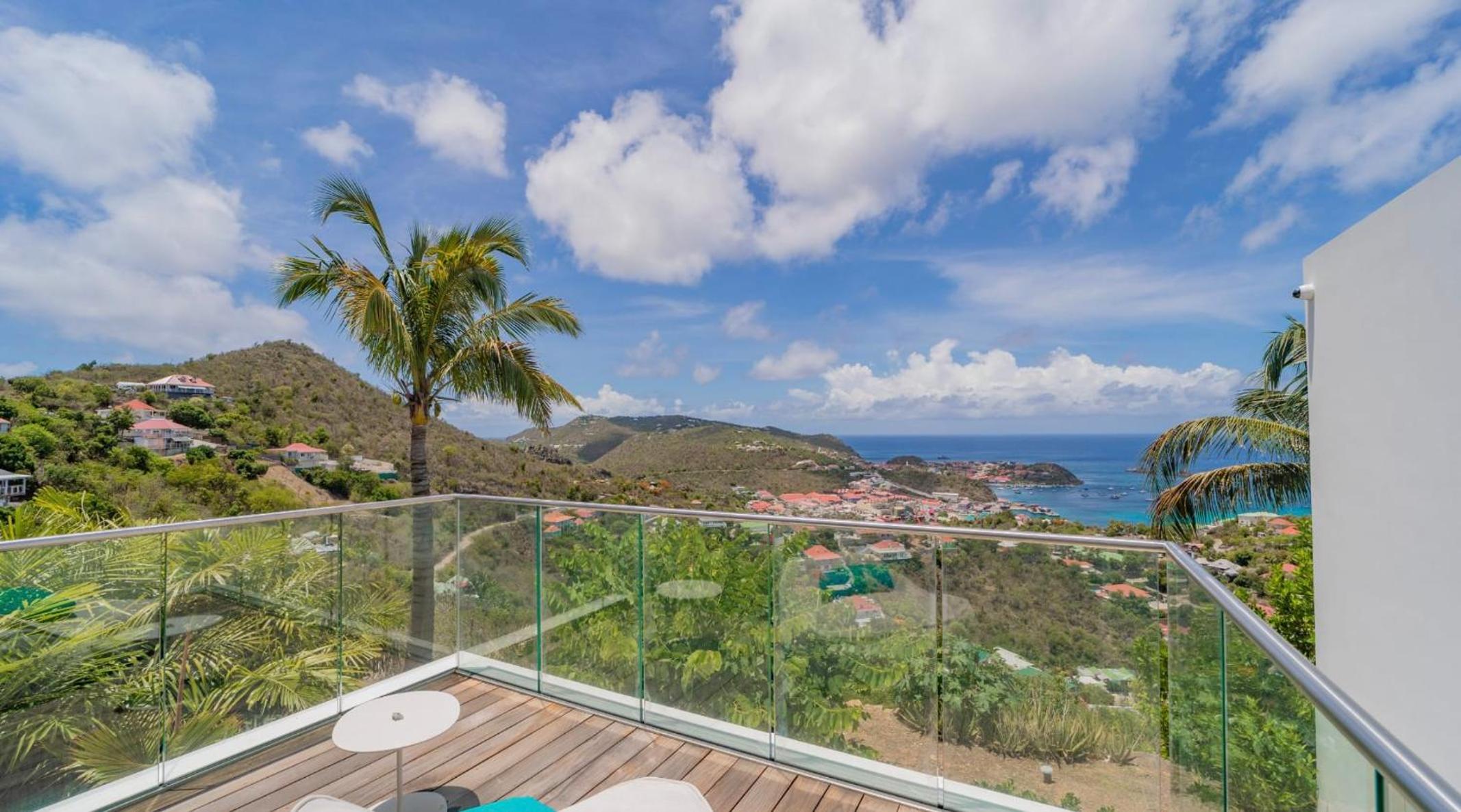 Ideal Villa with Architectural Gem