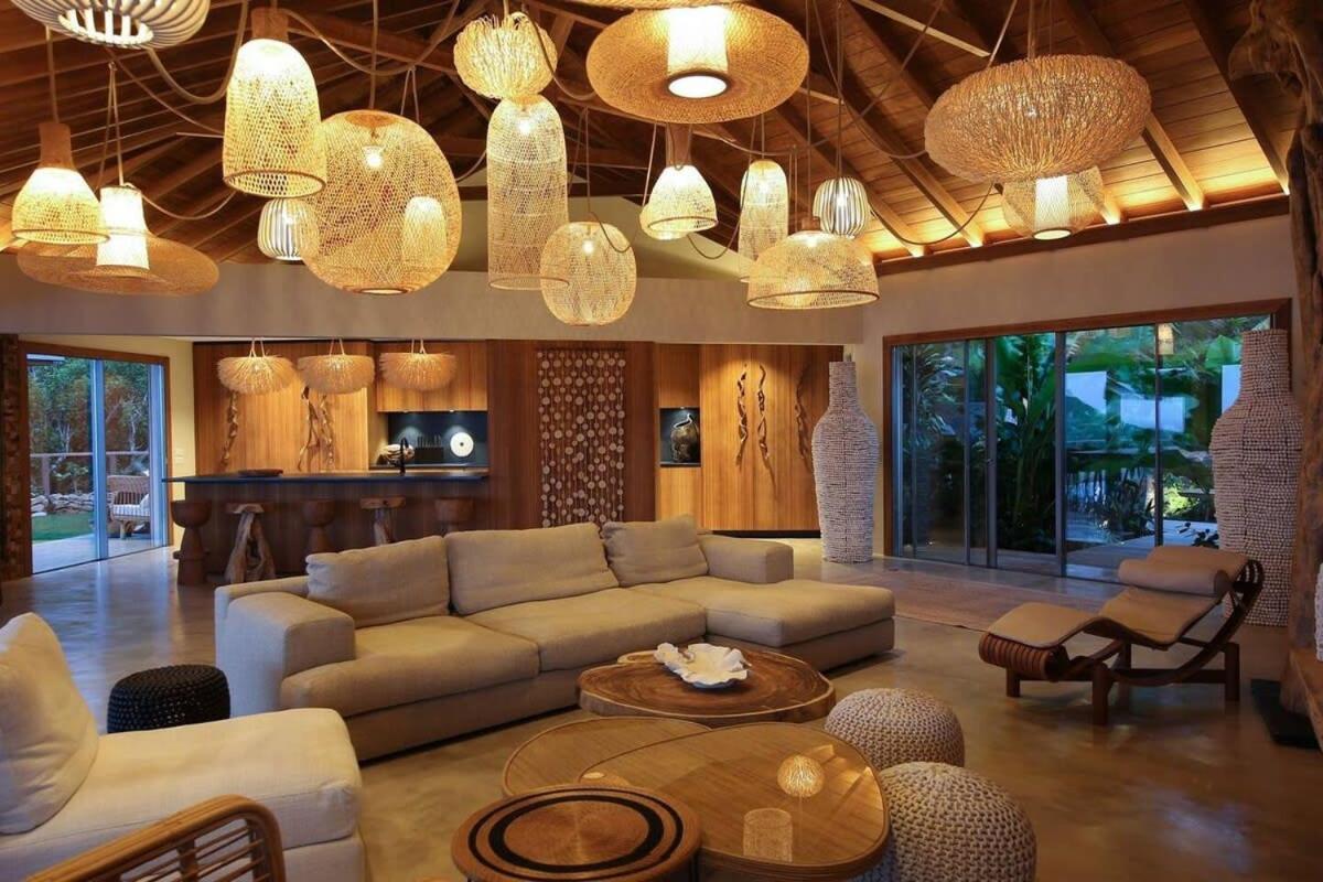 Graceful Villa offering Panoramic Views of the Bay