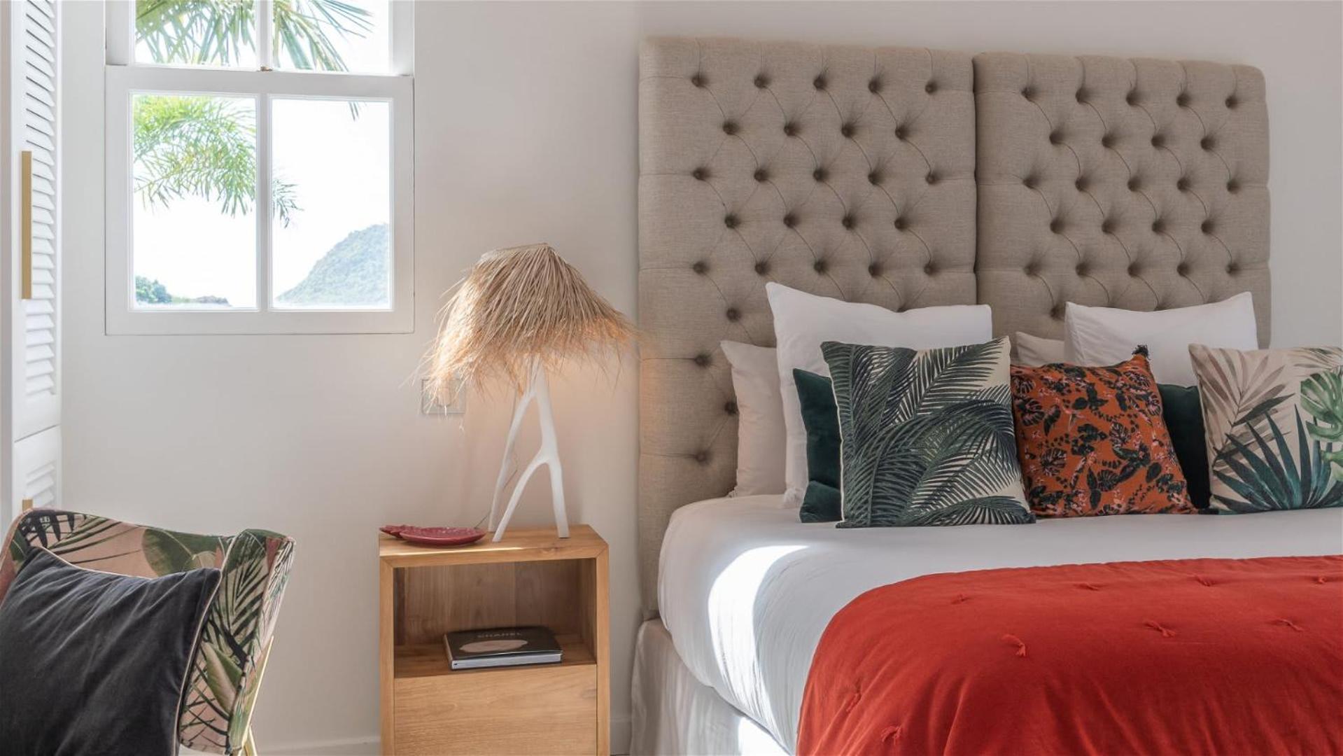 Calm Villa with Refined Decors