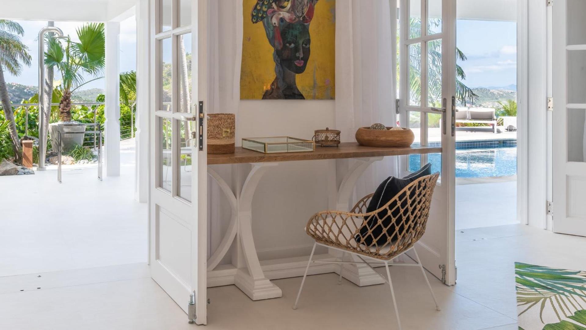 Calm Villa with Refined Decors