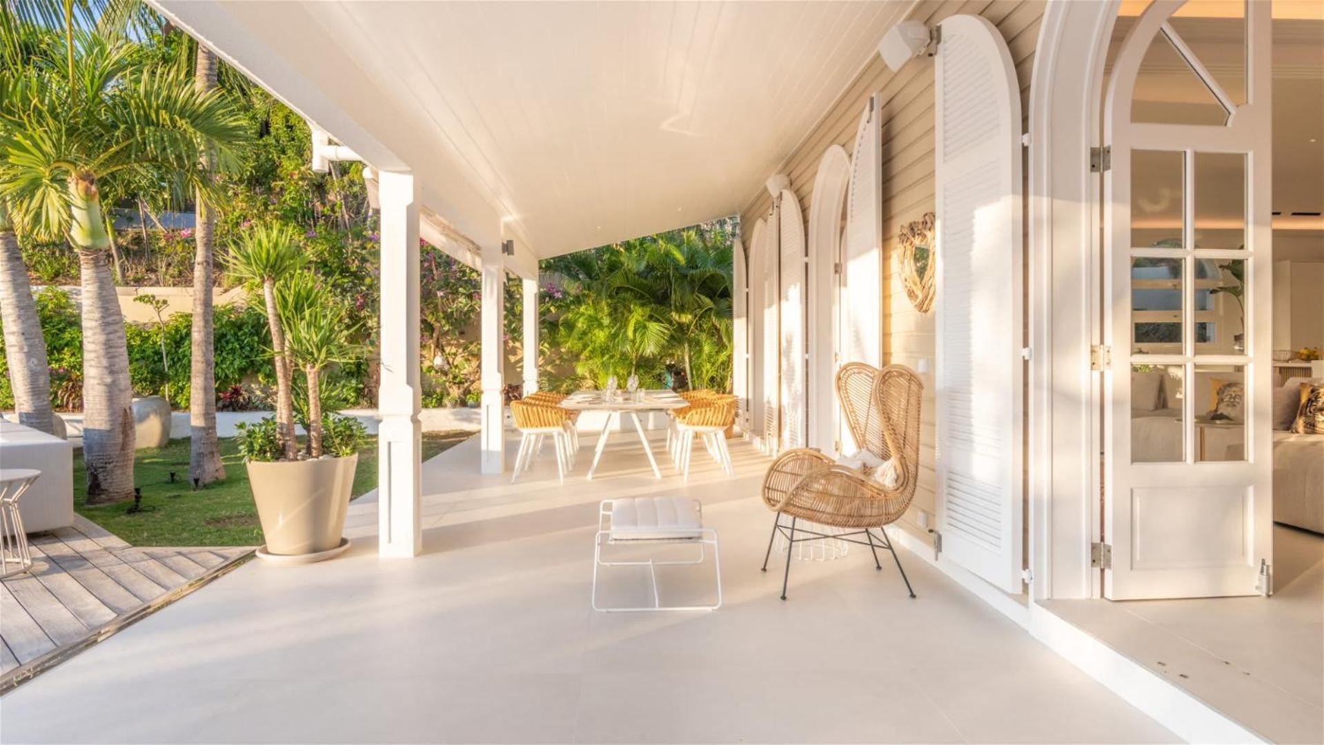 Calm Villa with Refined Decors