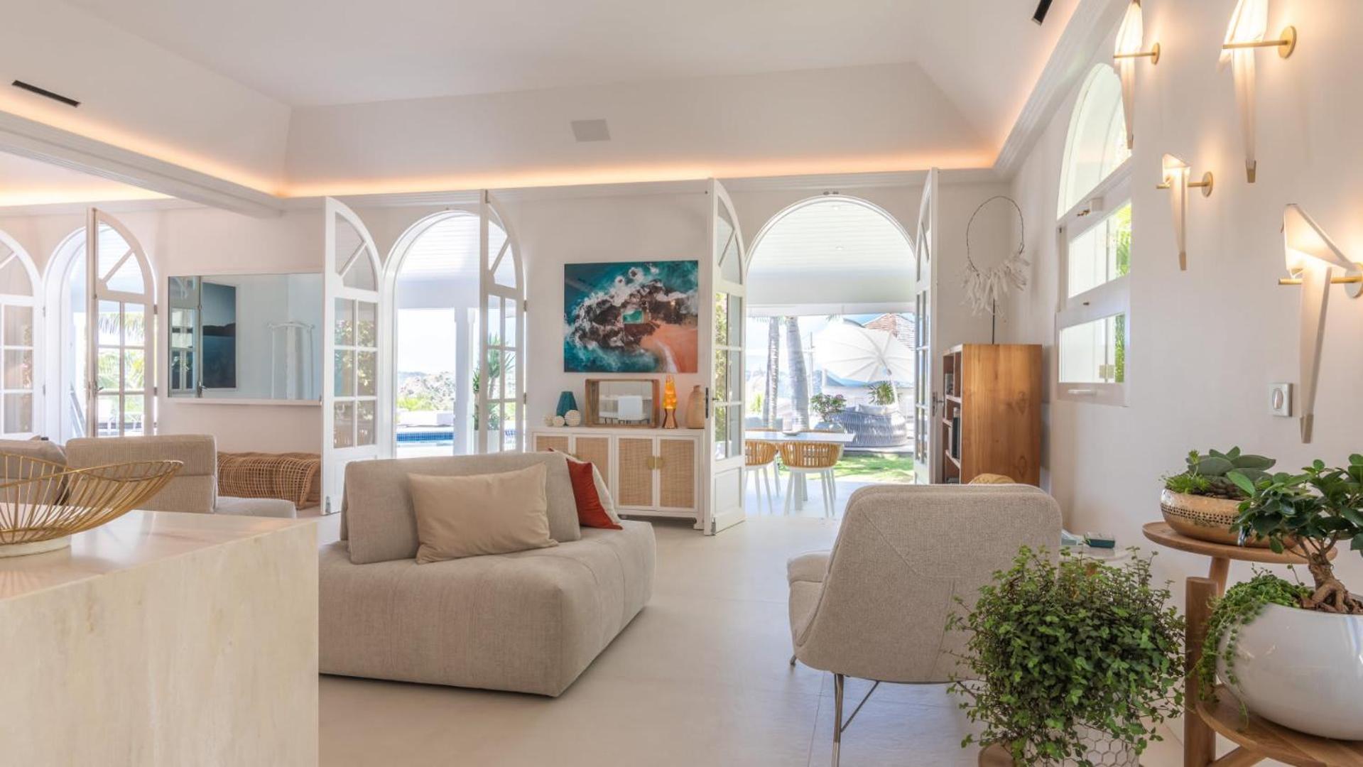 Calm Villa with Refined Decors