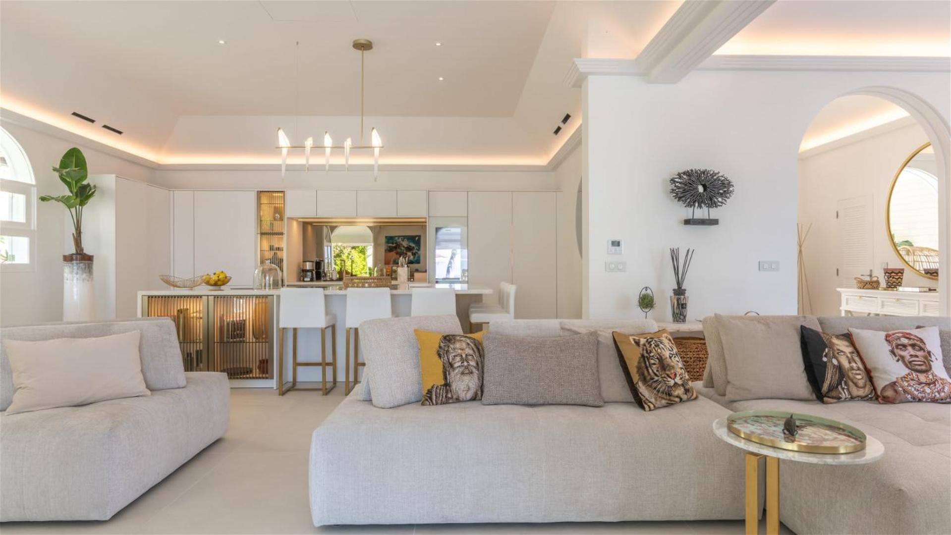 Calm Villa with Refined Decors