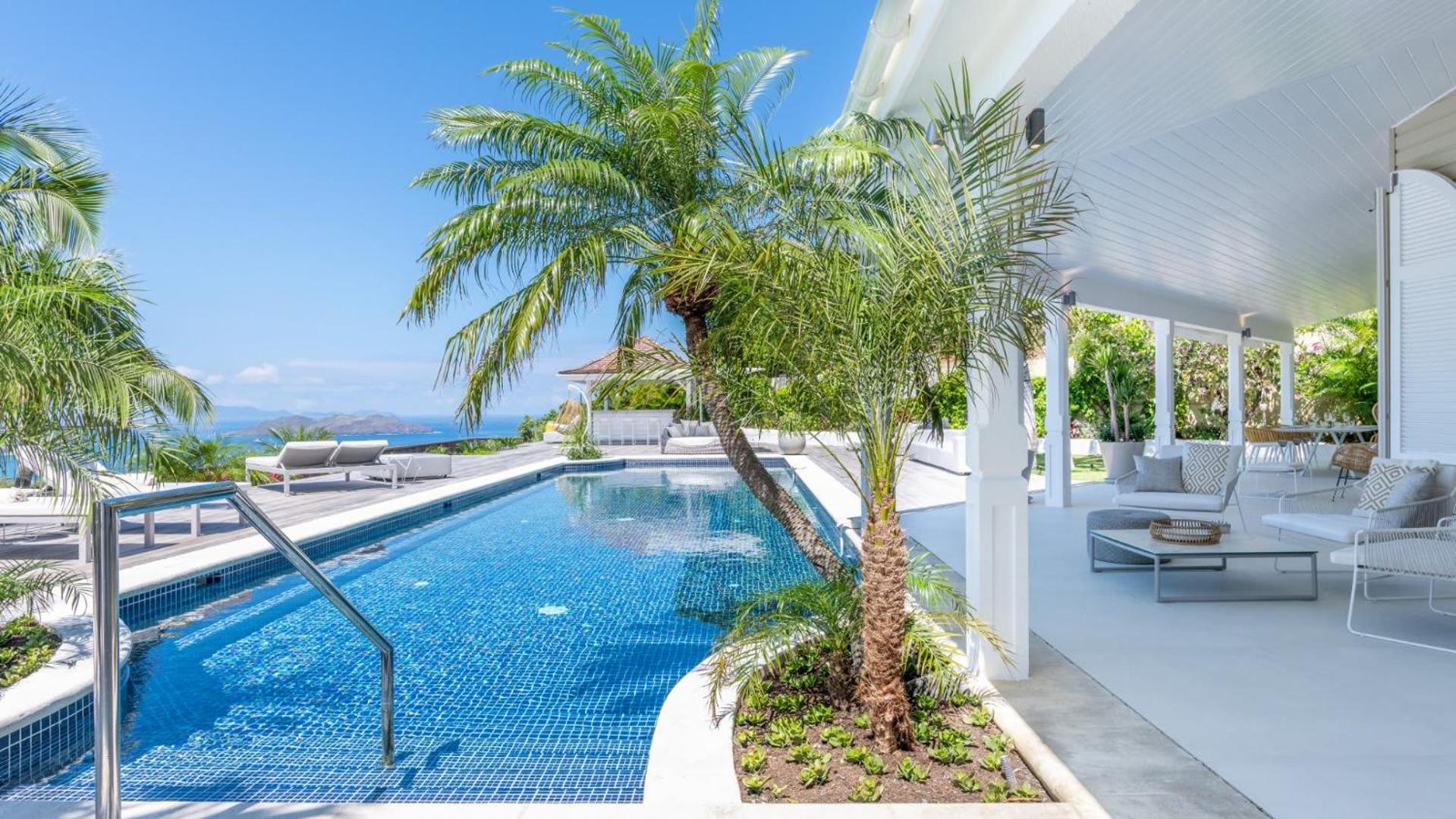 Calm Villa with Refined Decors