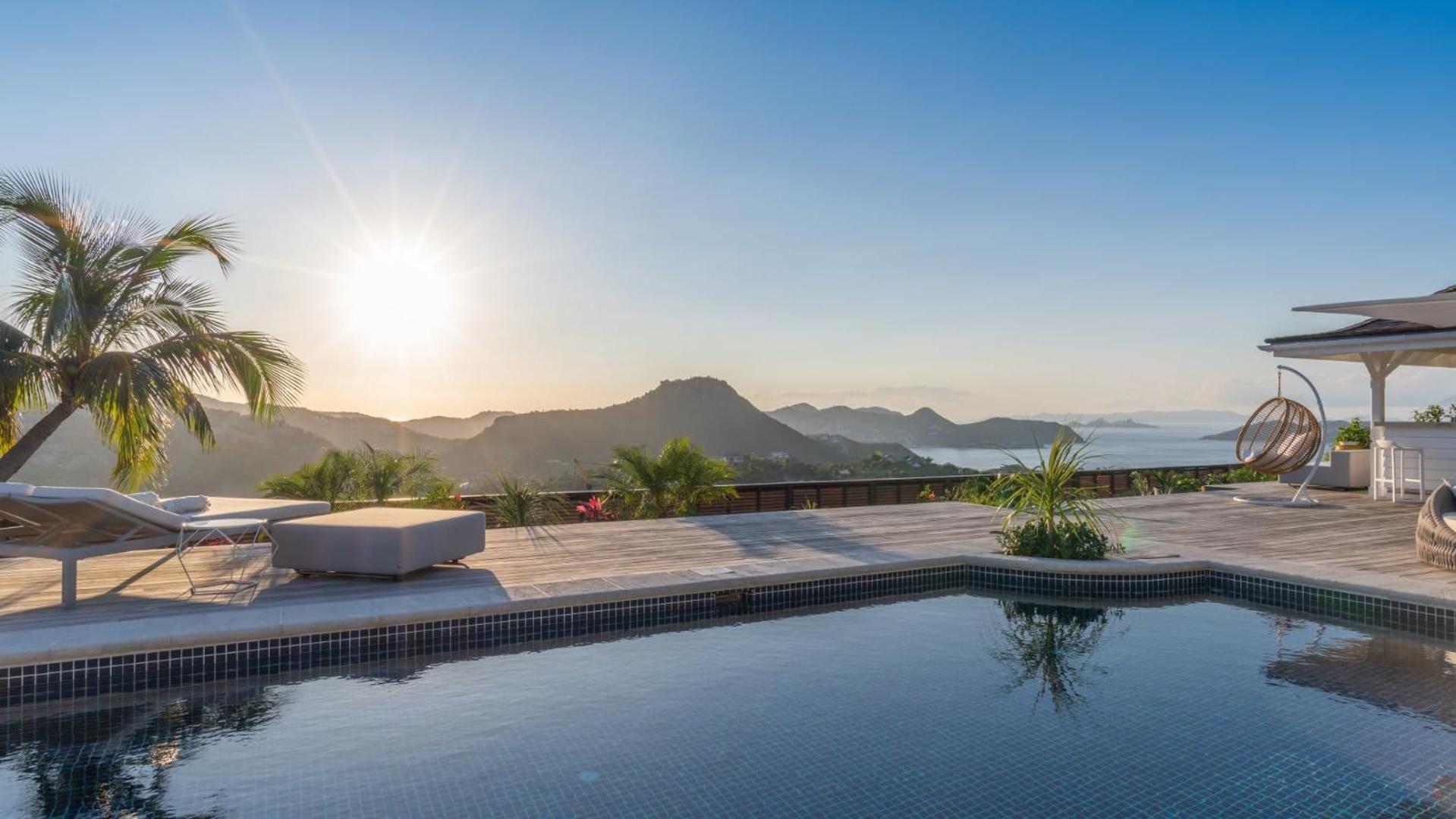 Calm Villa with Refined Decors