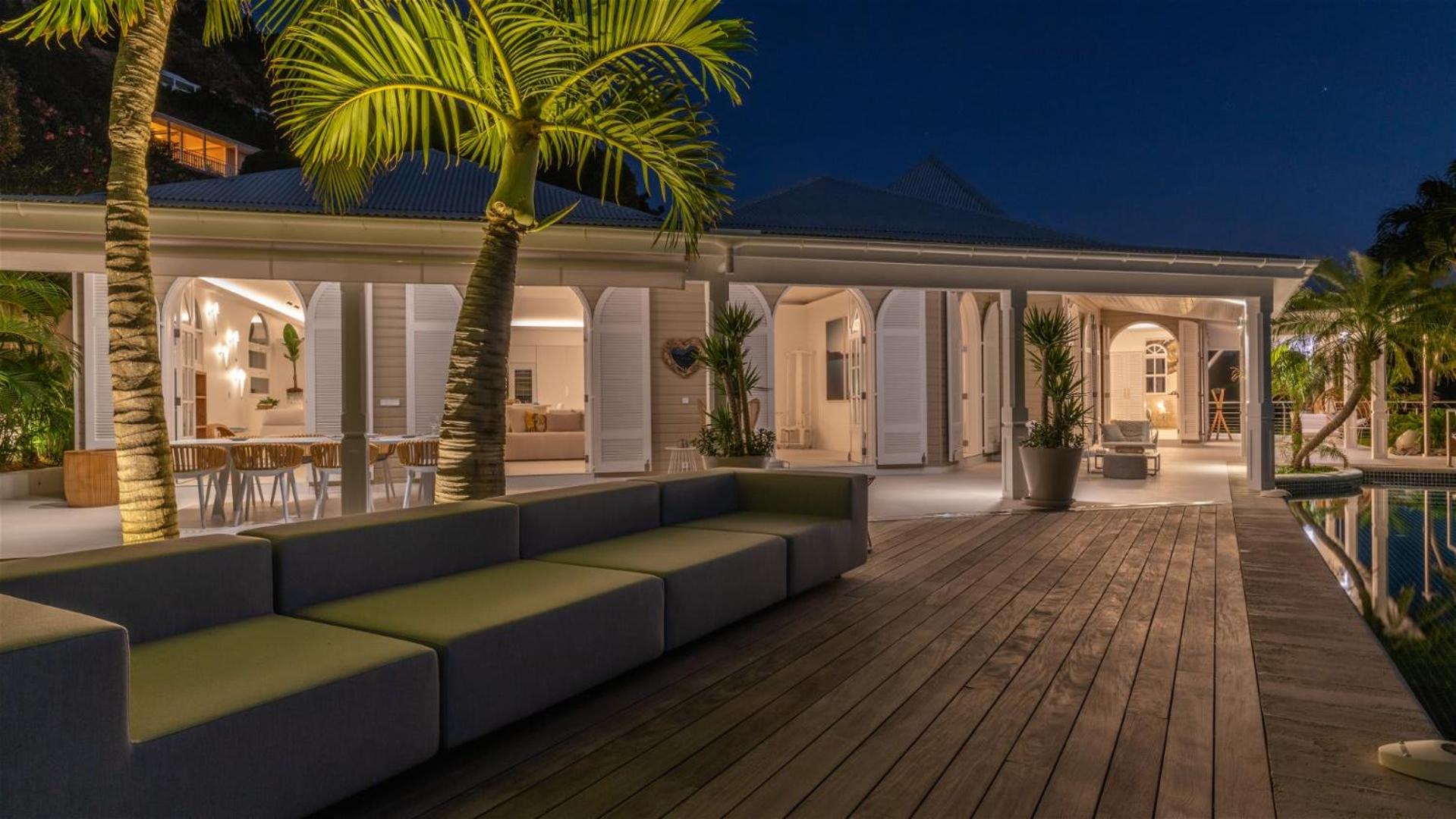 Calm Villa with Refined Decors