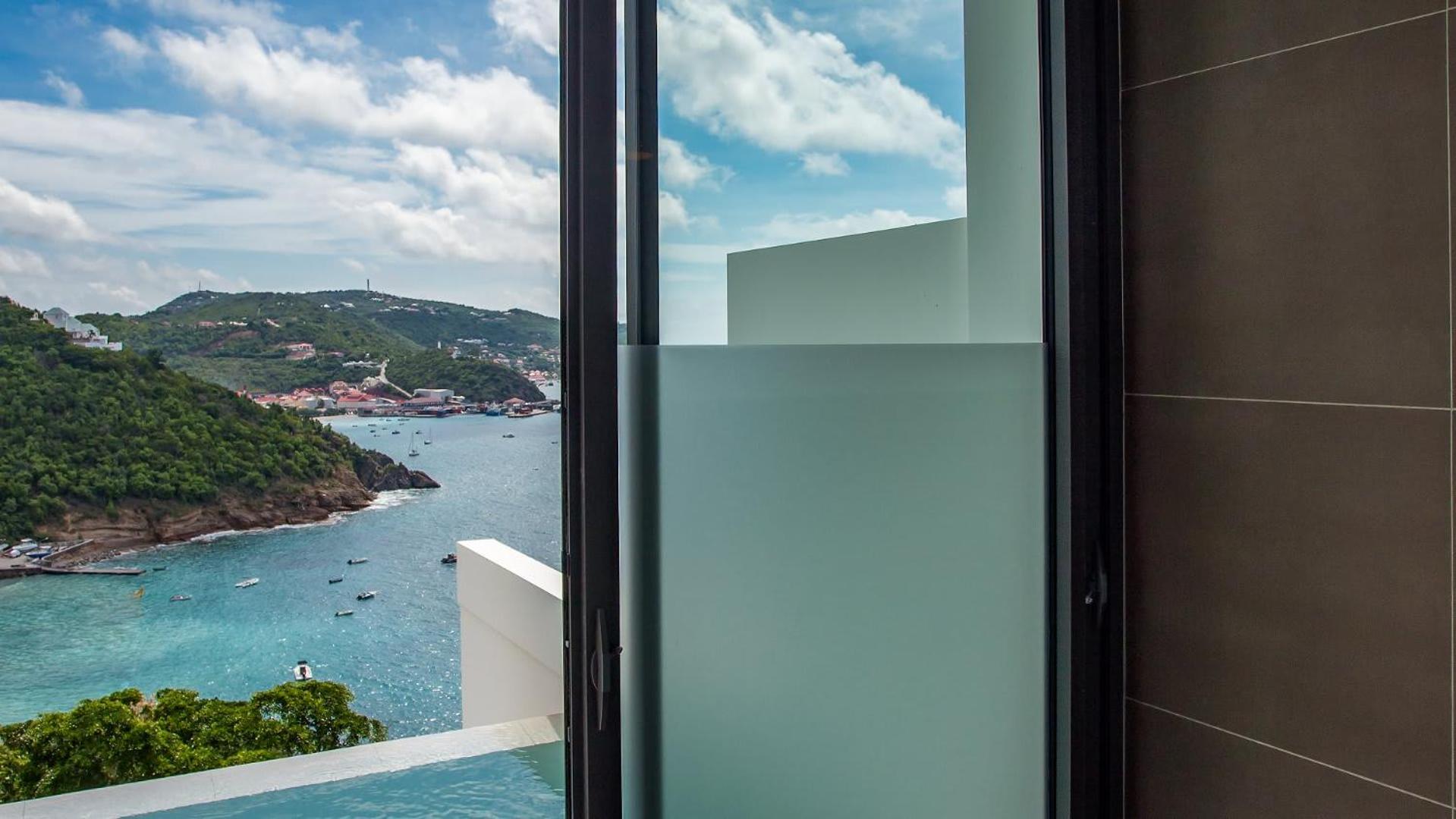 Spacious Villa with Utmost Calm and Beauty