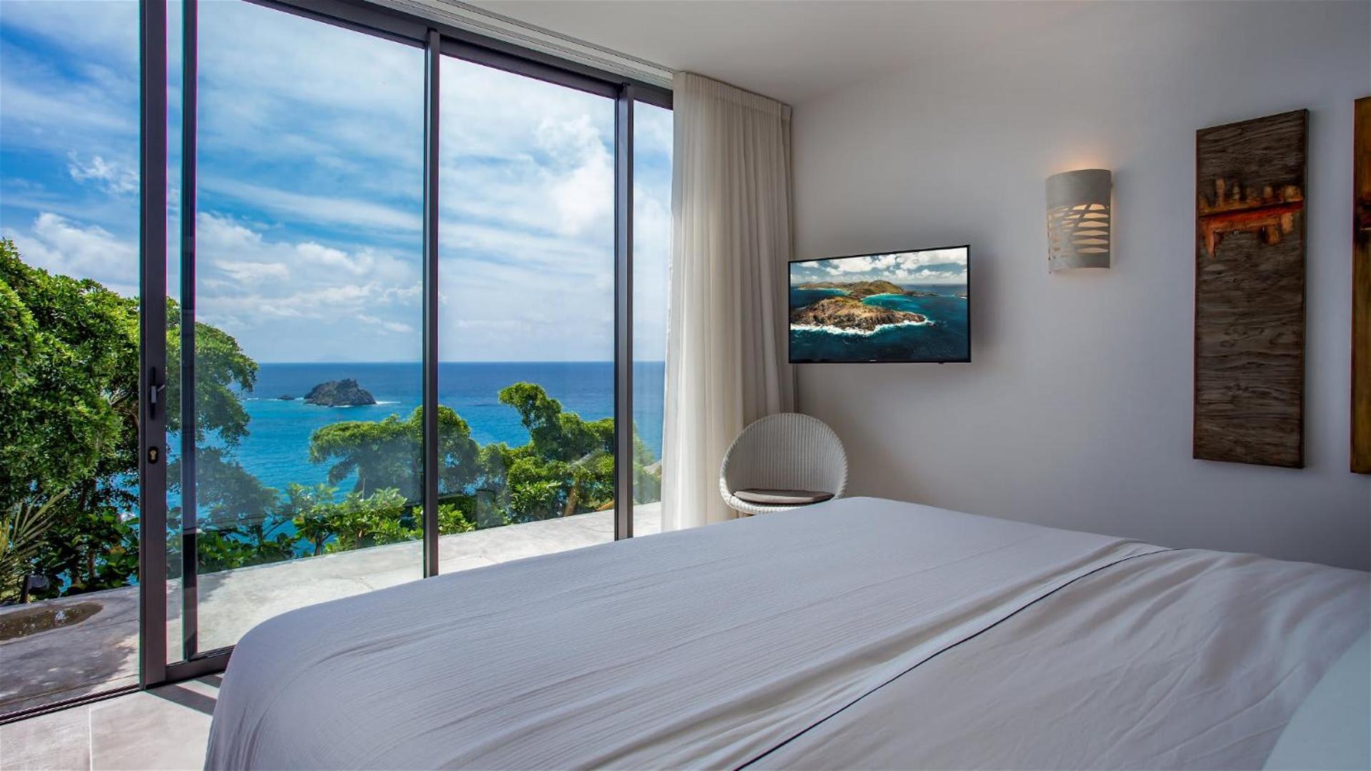Spacious Villa with Utmost Calm and Beauty