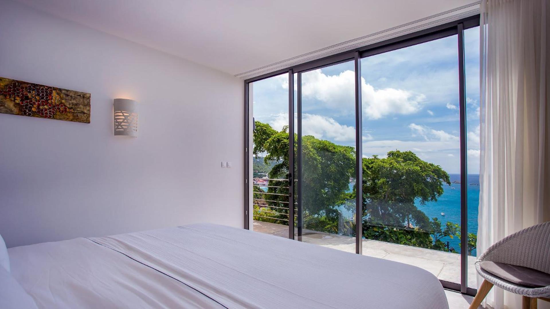 Spacious Villa with Utmost Calm and Beauty