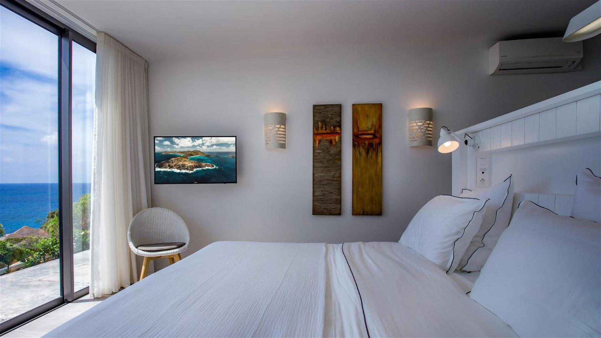 Spacious Villa with Utmost Calm and Beauty