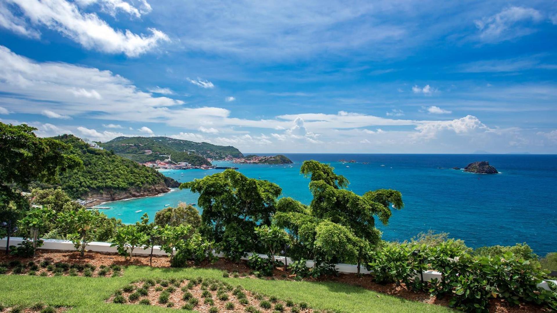 Spacious Villa with Utmost Calm and Beauty