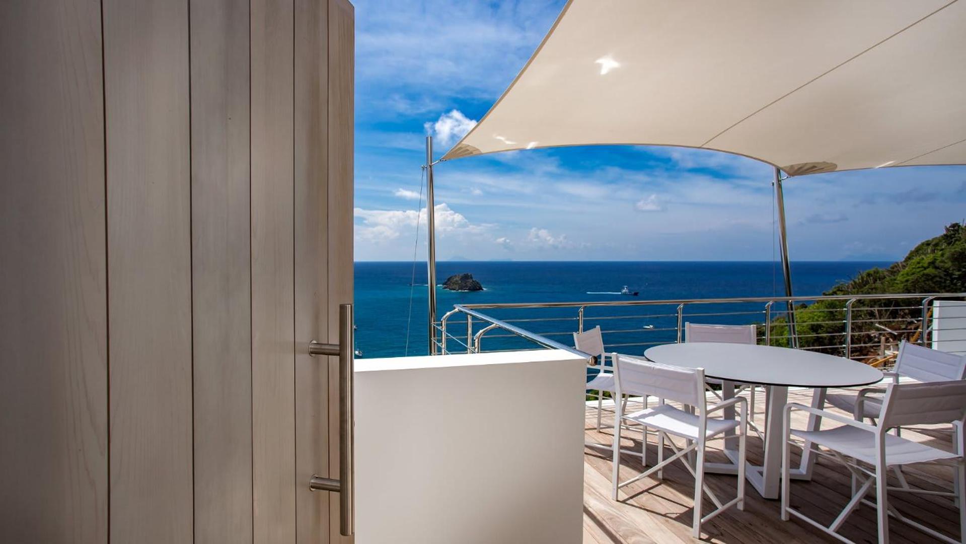 Spacious Villa with Utmost Calm and Beauty