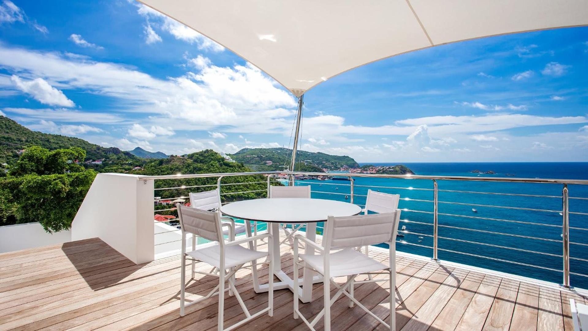 Spacious Villa with Utmost Calm and Beauty