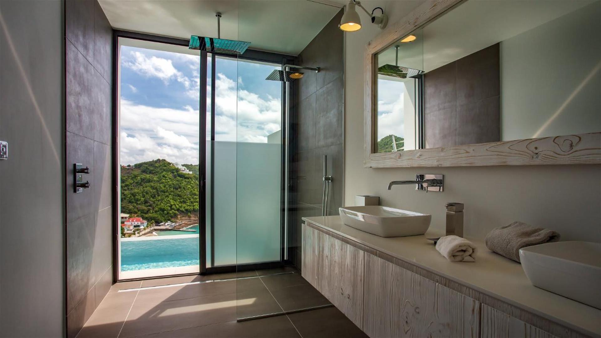 Spacious Villa with Utmost Calm and Beauty