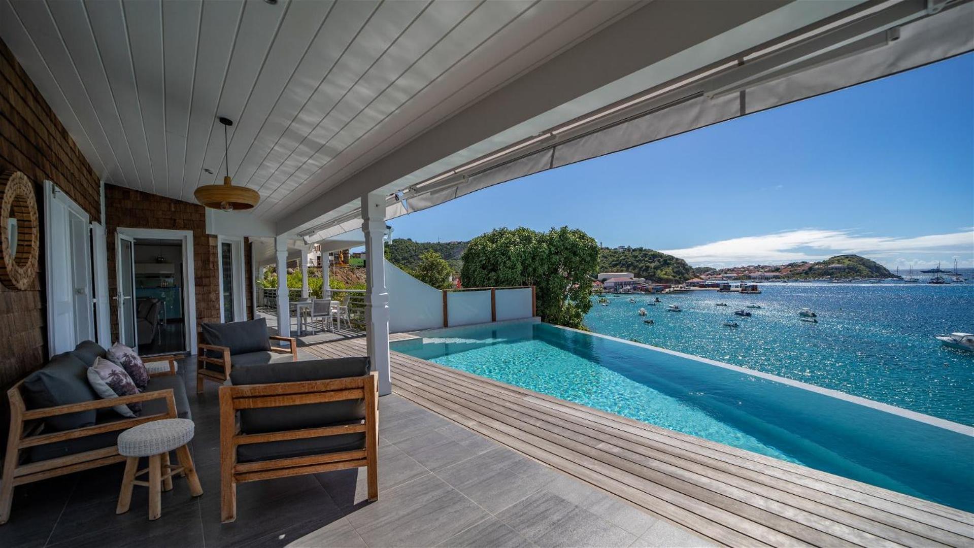 Quiet Villa Surrounded by Tropical Vegetation