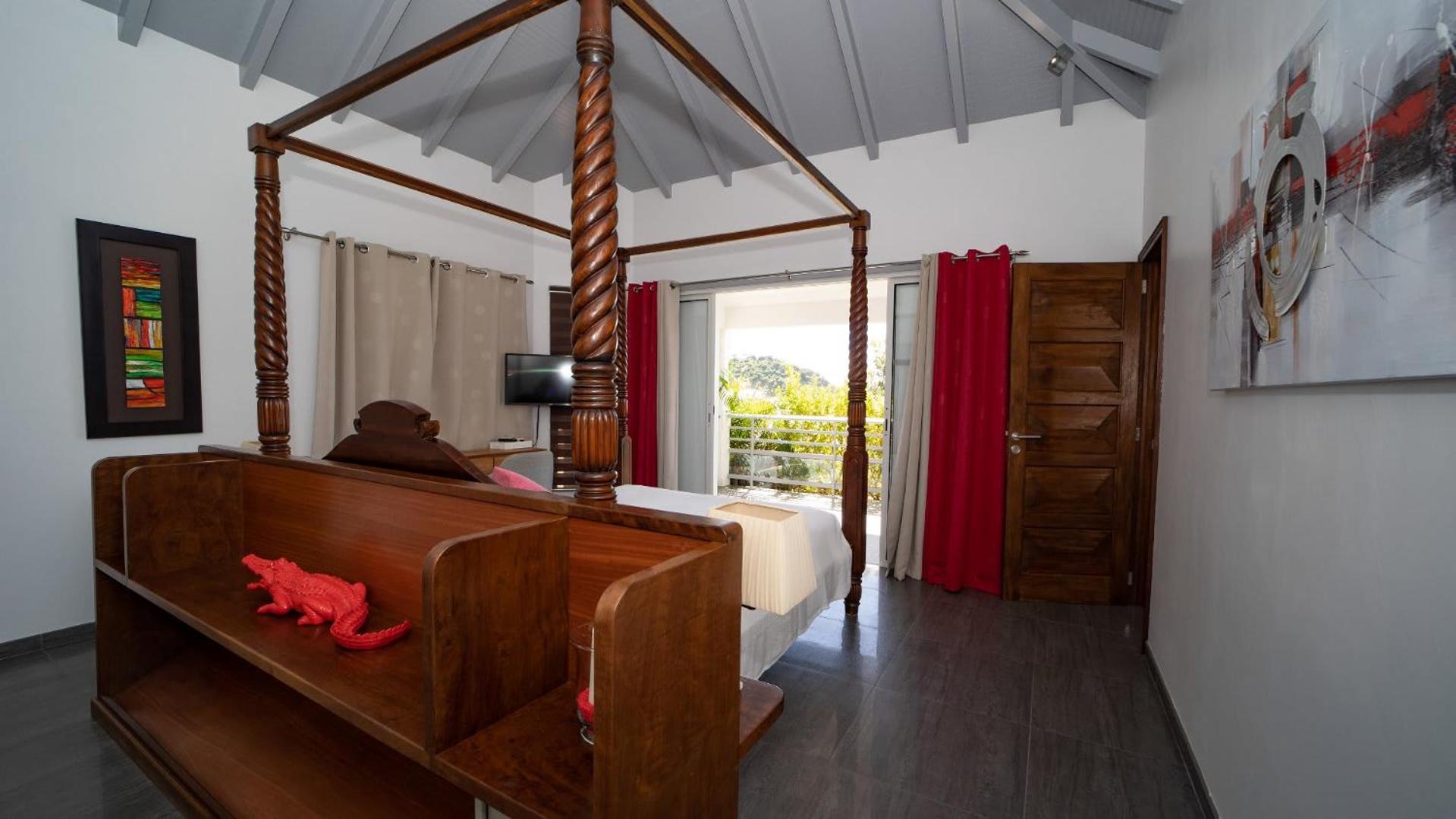 Quiet Villa Surrounded by Tropical Vegetation
