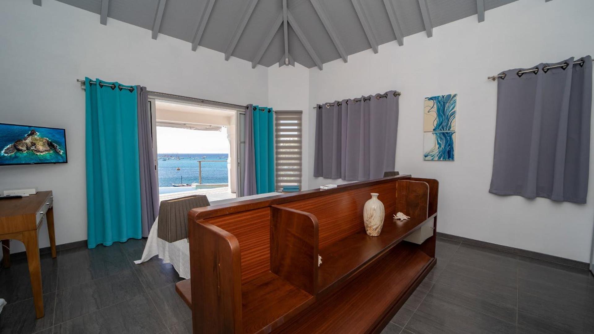 Quiet Villa Surrounded by Tropical Vegetation