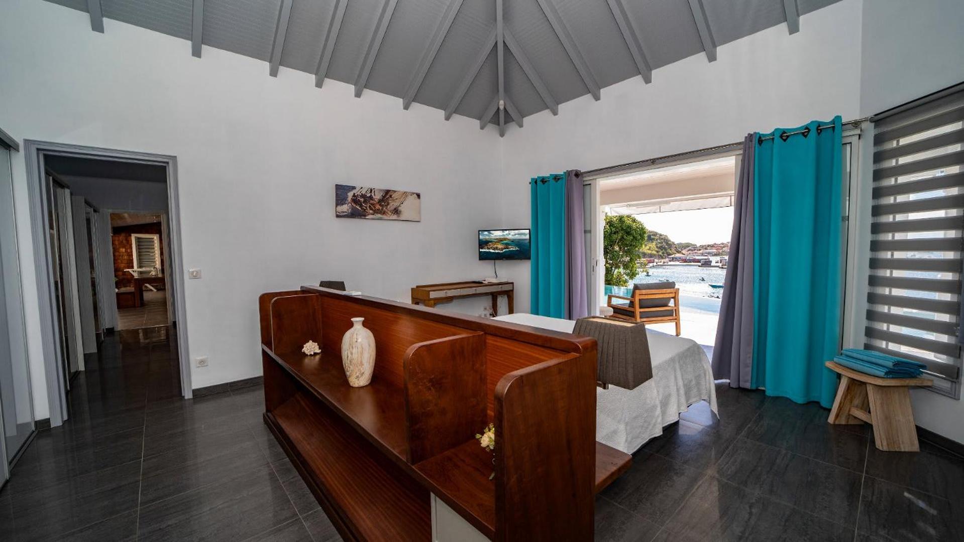Quiet Villa Surrounded by Tropical Vegetation