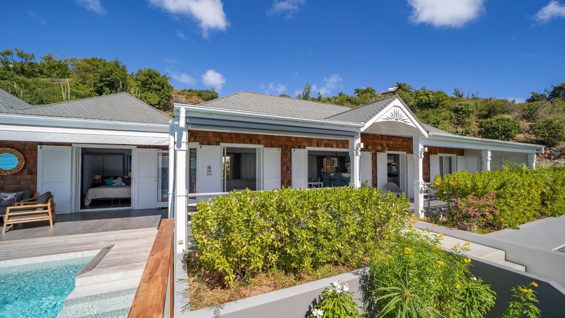 Quiet Villa Surrounded by Tropical Vegetation