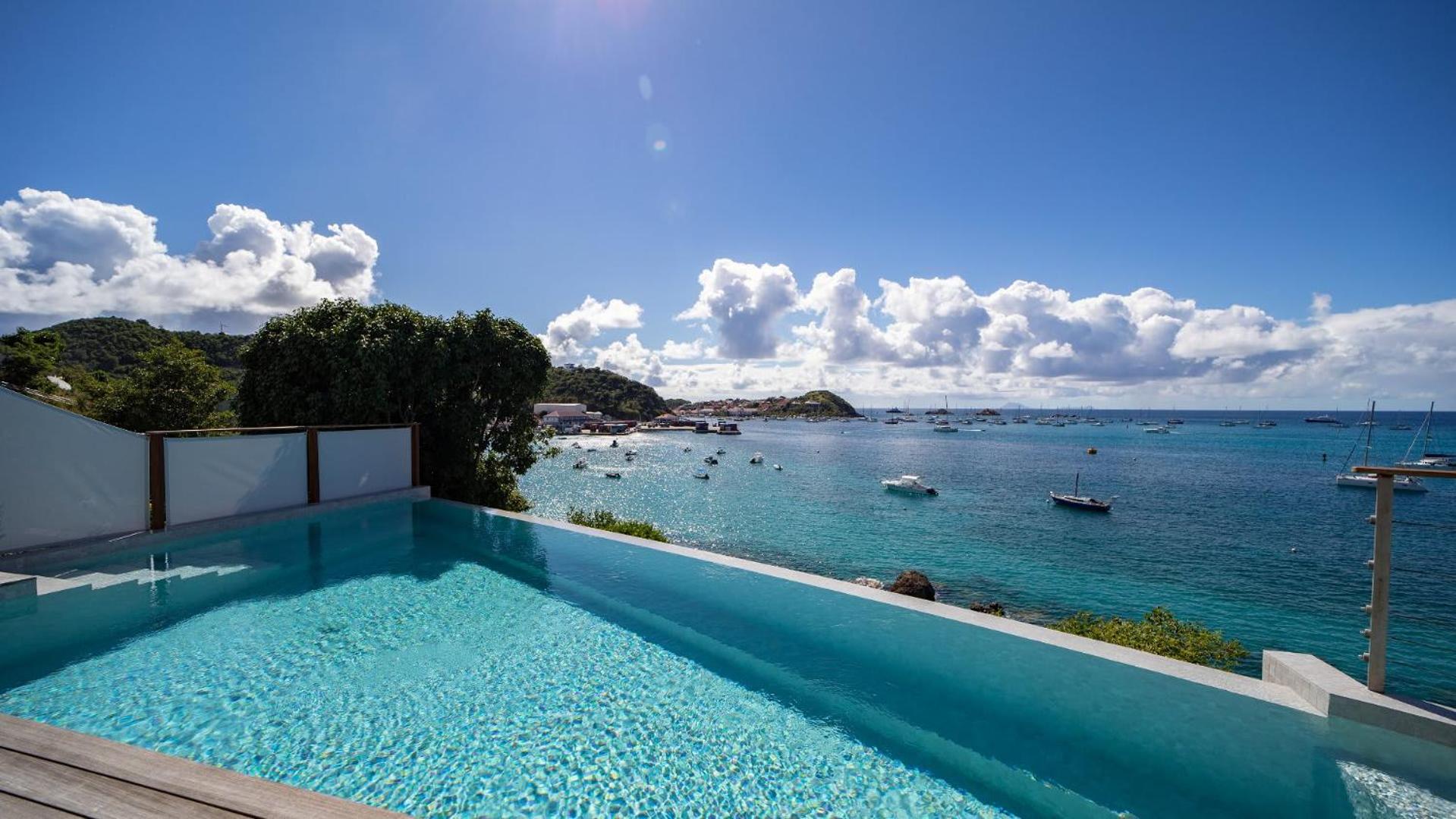 Quiet Villa Surrounded by Tropical Vegetation