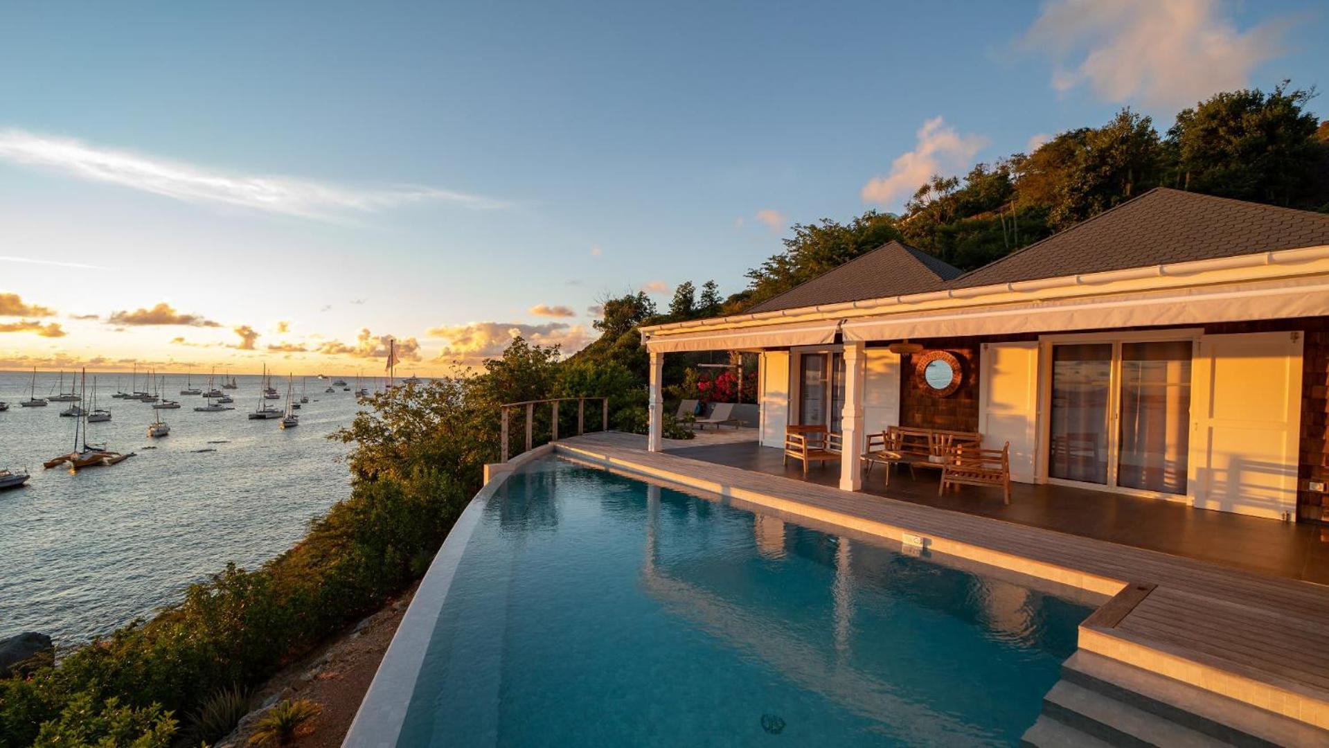Quiet Villa Surrounded by Tropical Vegetation