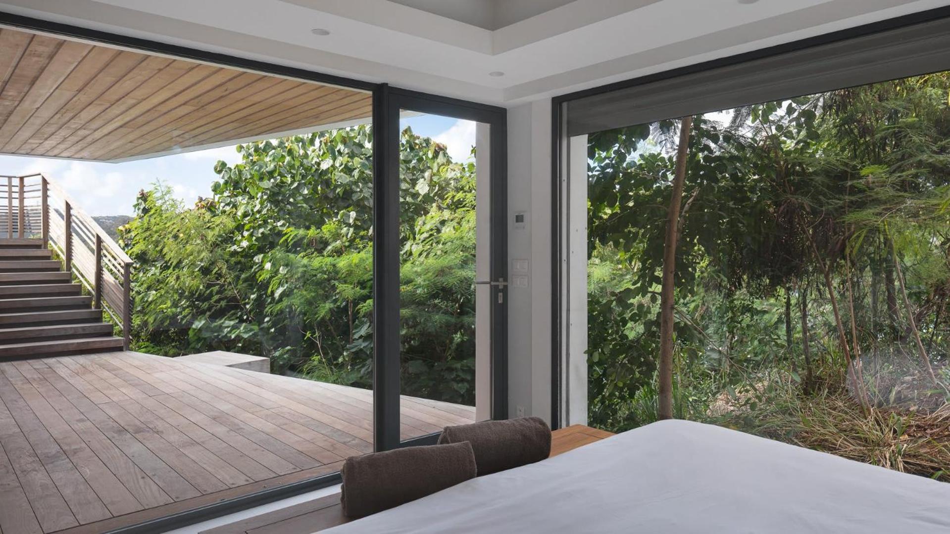 Magnificent Villa with Lush Tropical Environment