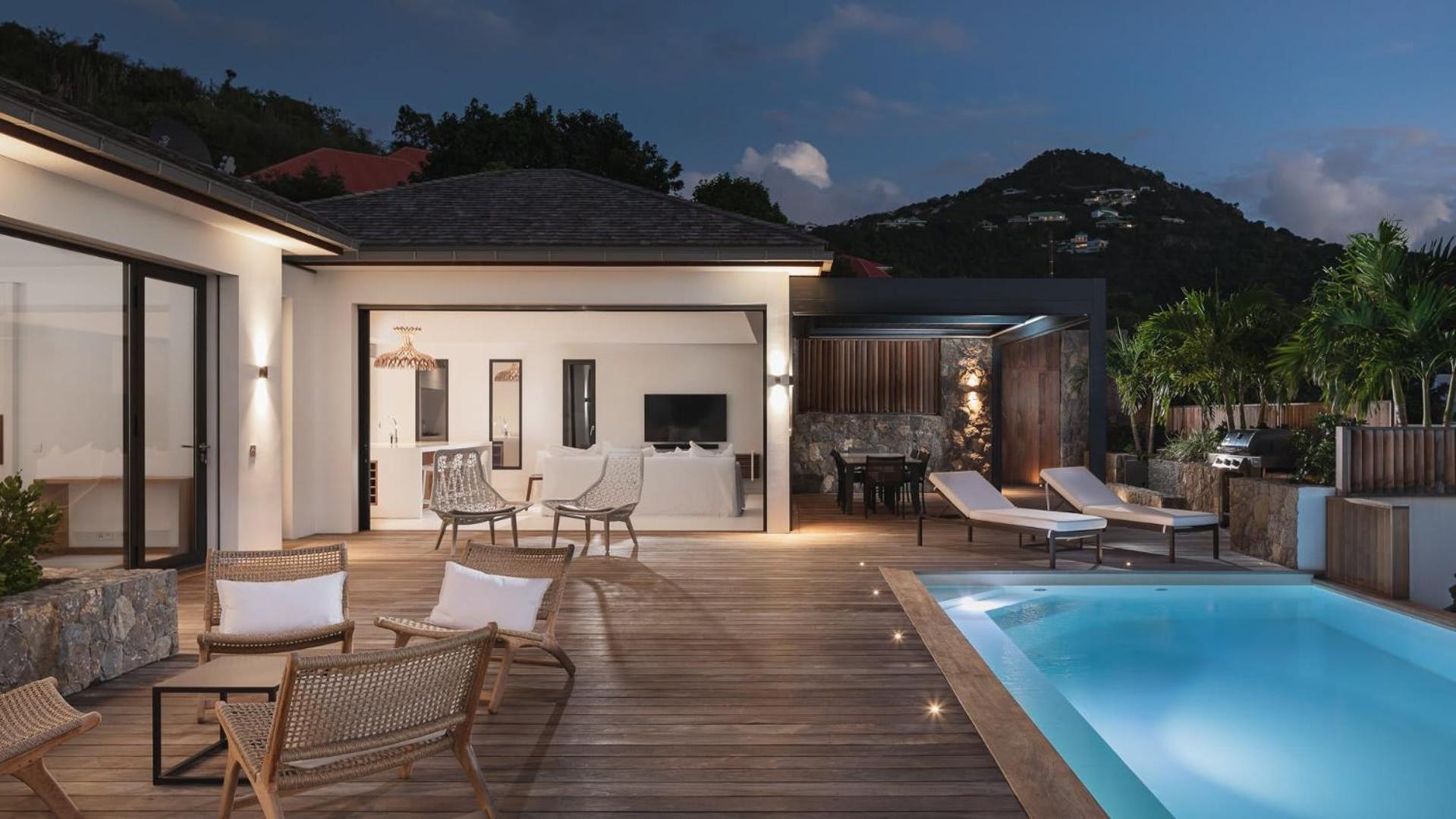 Magnificent Villa with Lush Tropical Environment