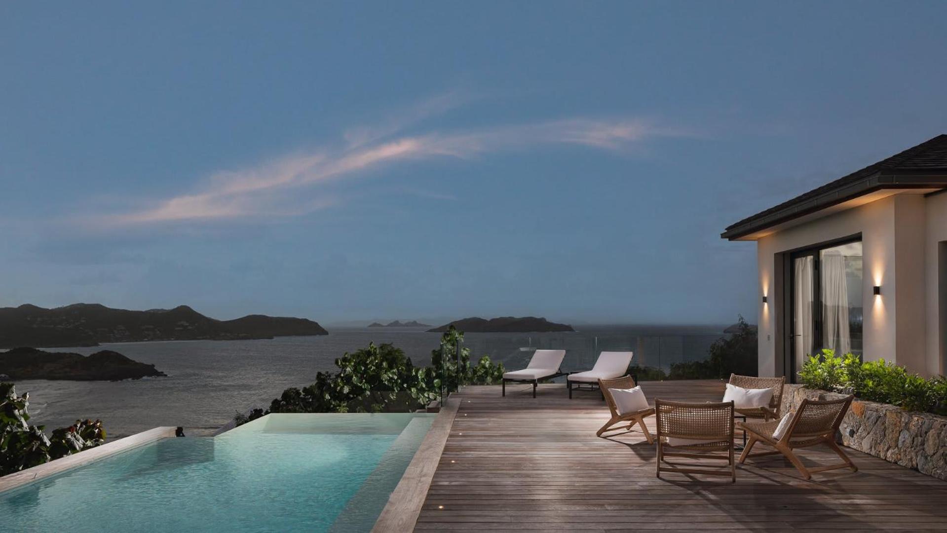 Magnificent Villa with Lush Tropical Environment