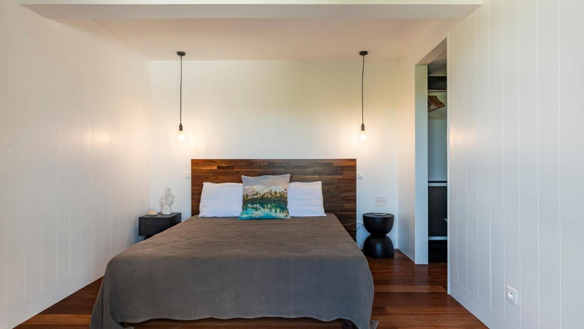 Charming Villa with Contemporary Decoration