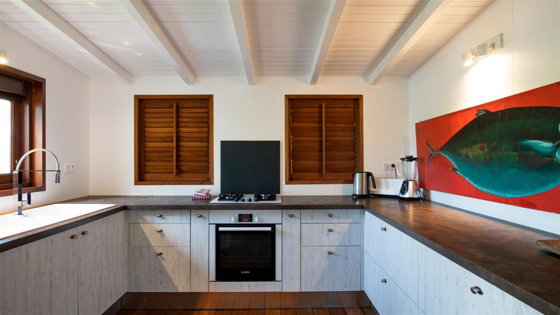 Charming Villa with Contemporary Decoration