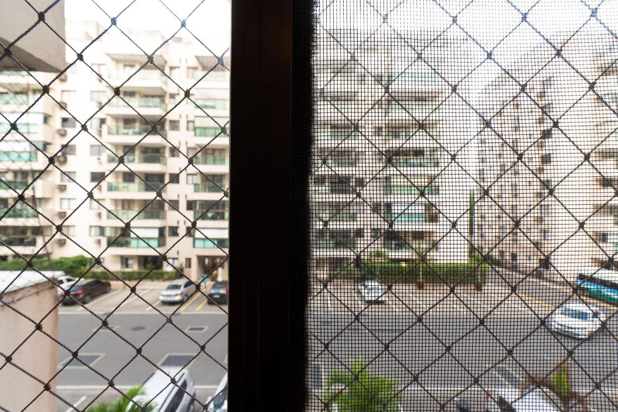 Apartamento 2 Qto e Varanda em Condomínio Completo