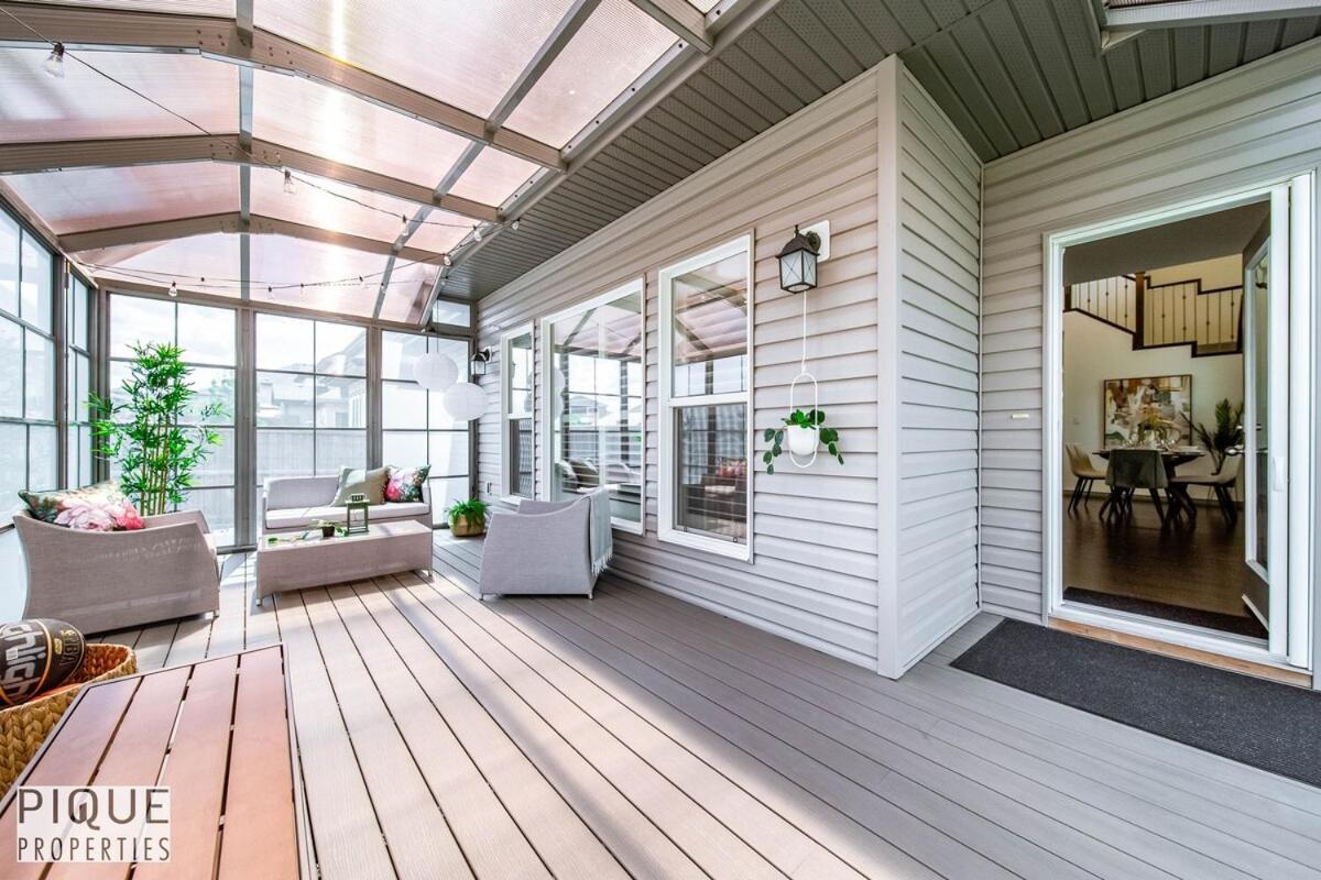 Bright Luxury Home-Hot Tub-Sunroom-King Bed-AC