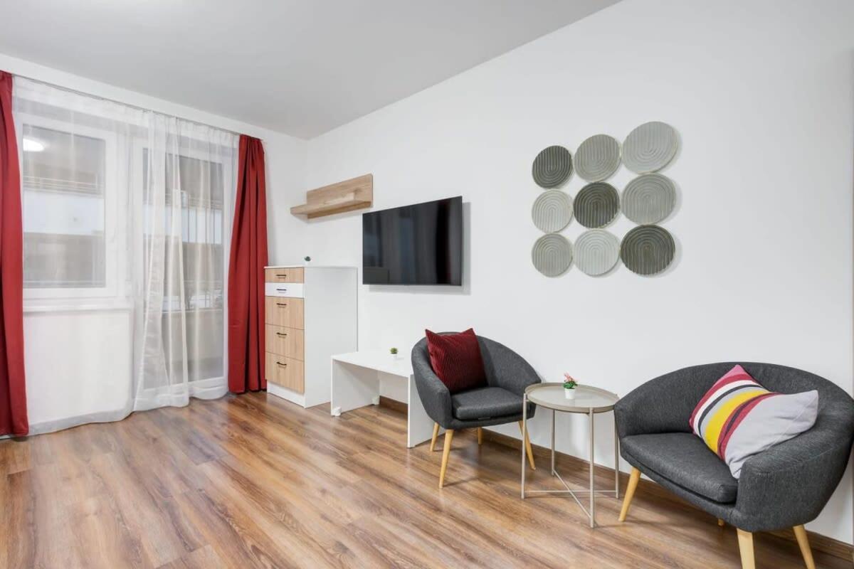 Homey new studio great central area view 2