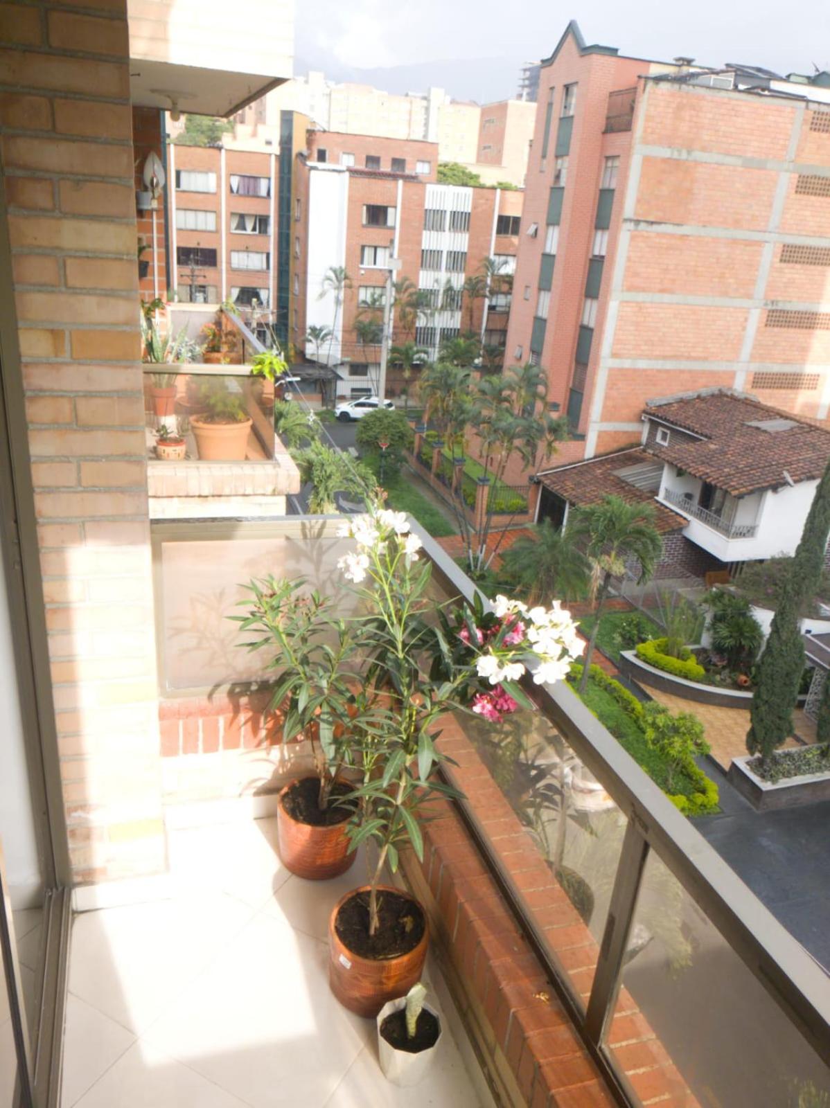 Alquiler de Habitación en hermoso Apartamento Envigado