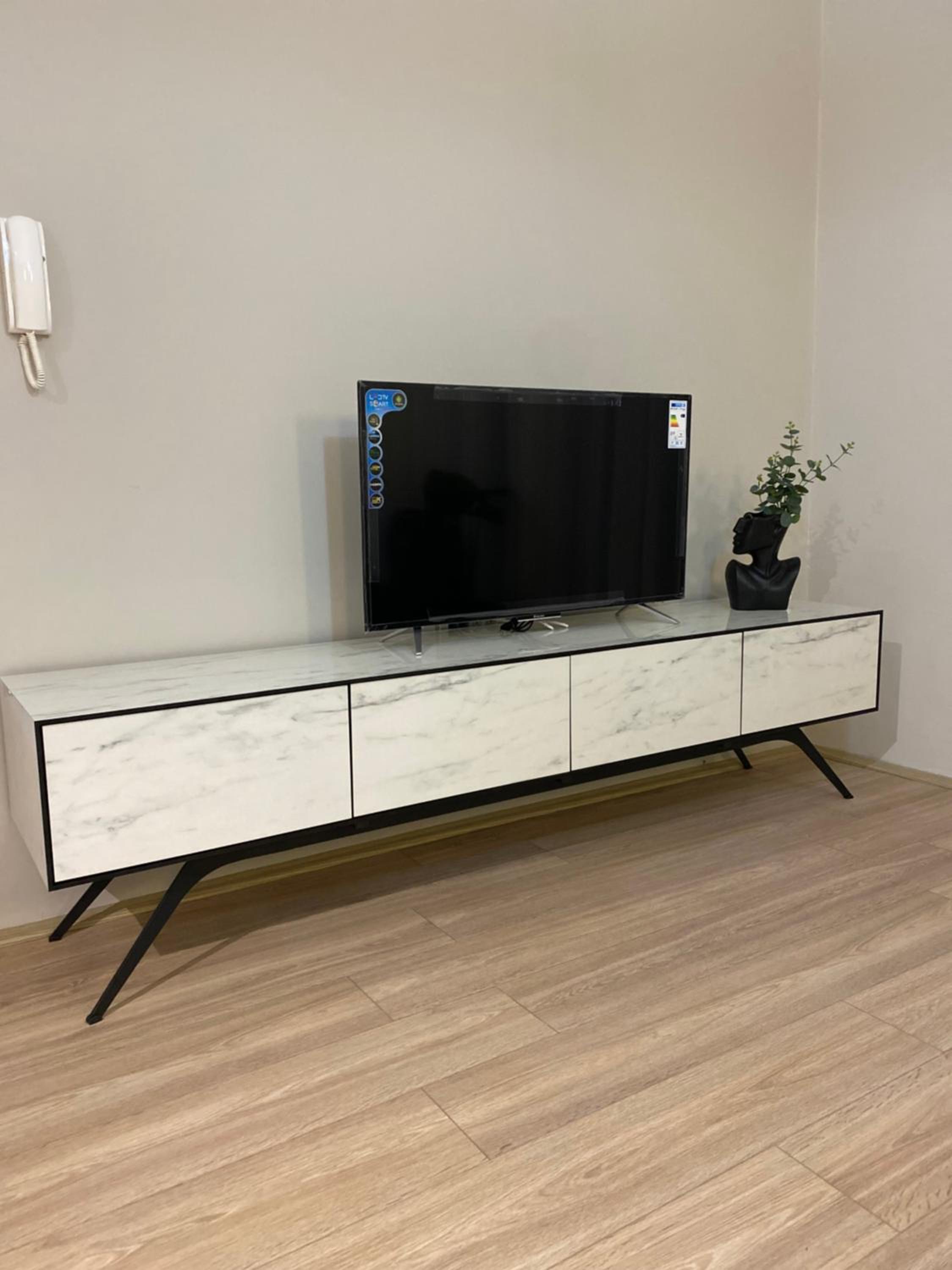 Deluxe Apartments