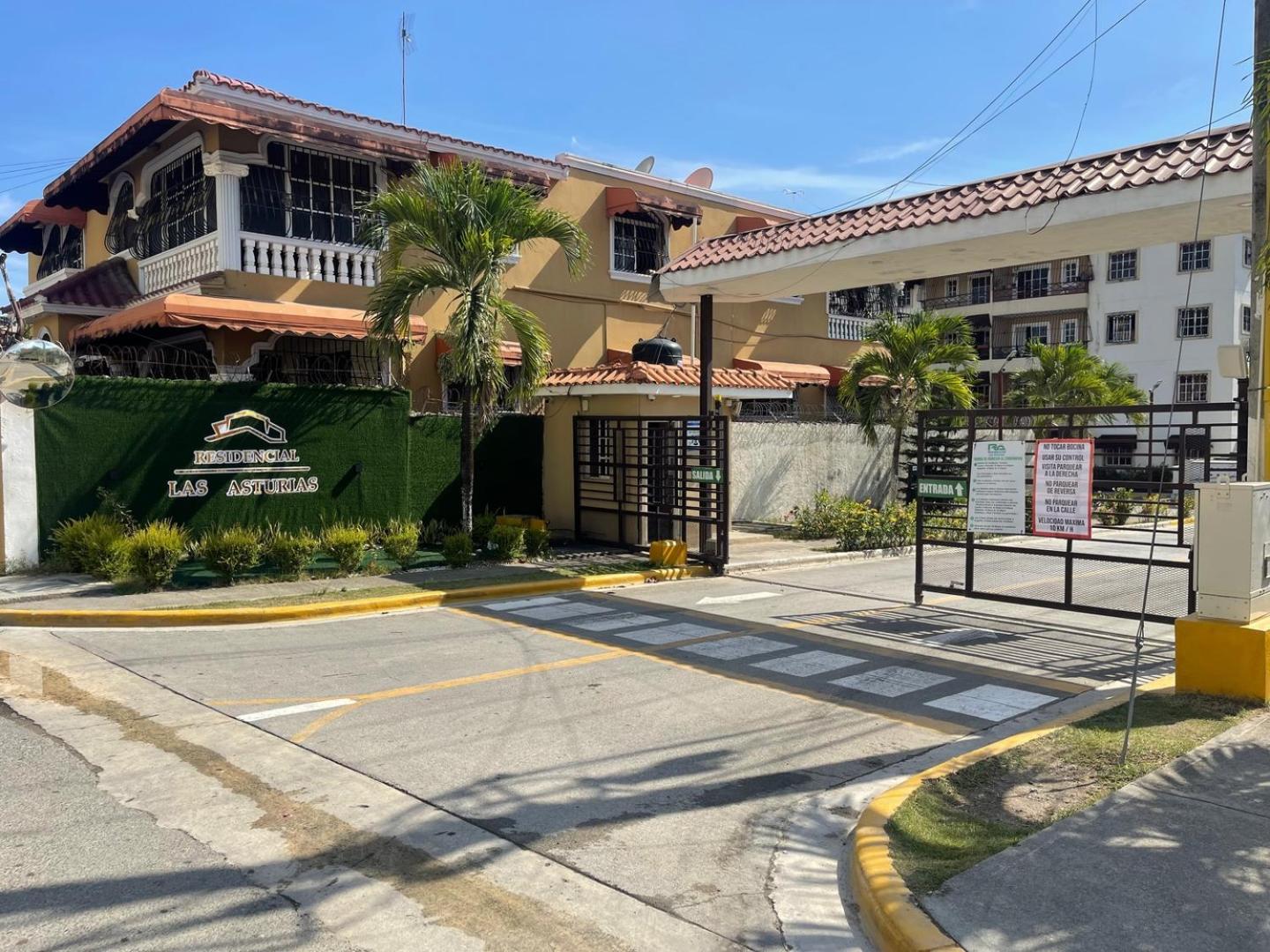 Apartamento con piscina