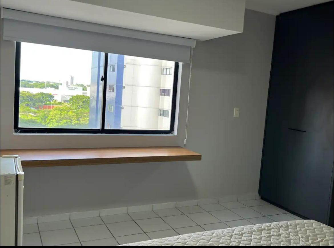 Flat no Arrey Executive 906