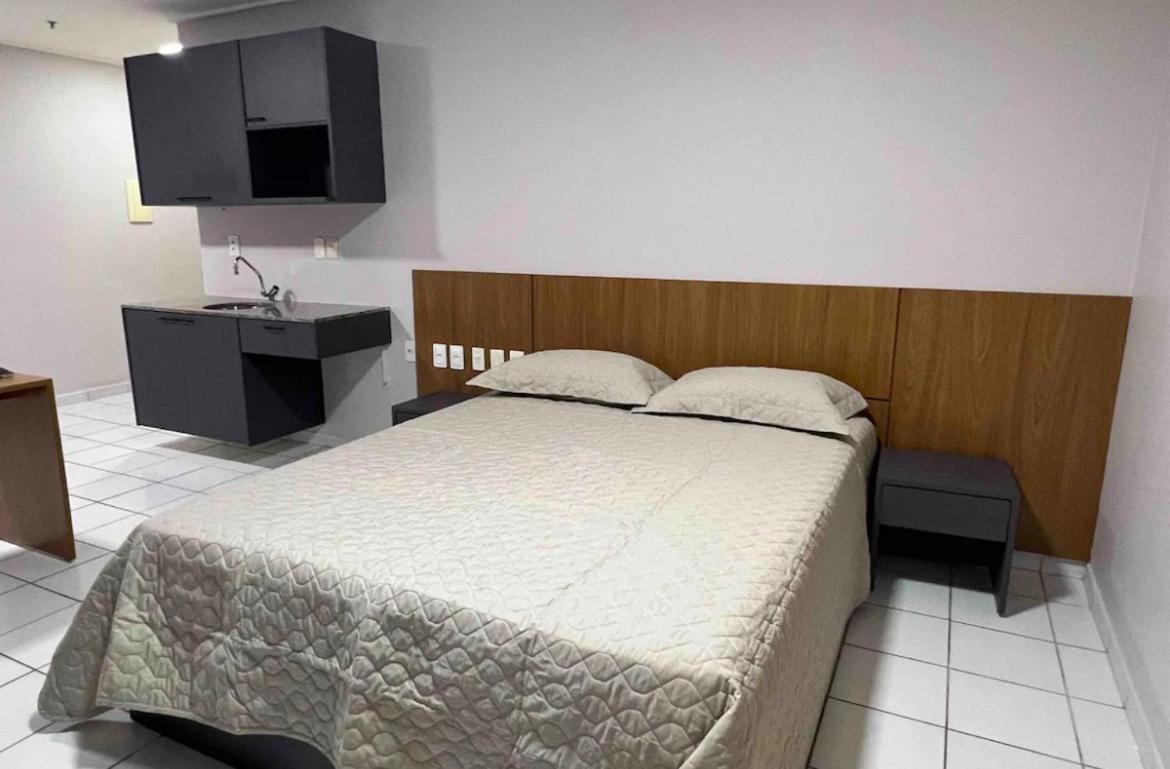 Flat no Arrey Executive 906